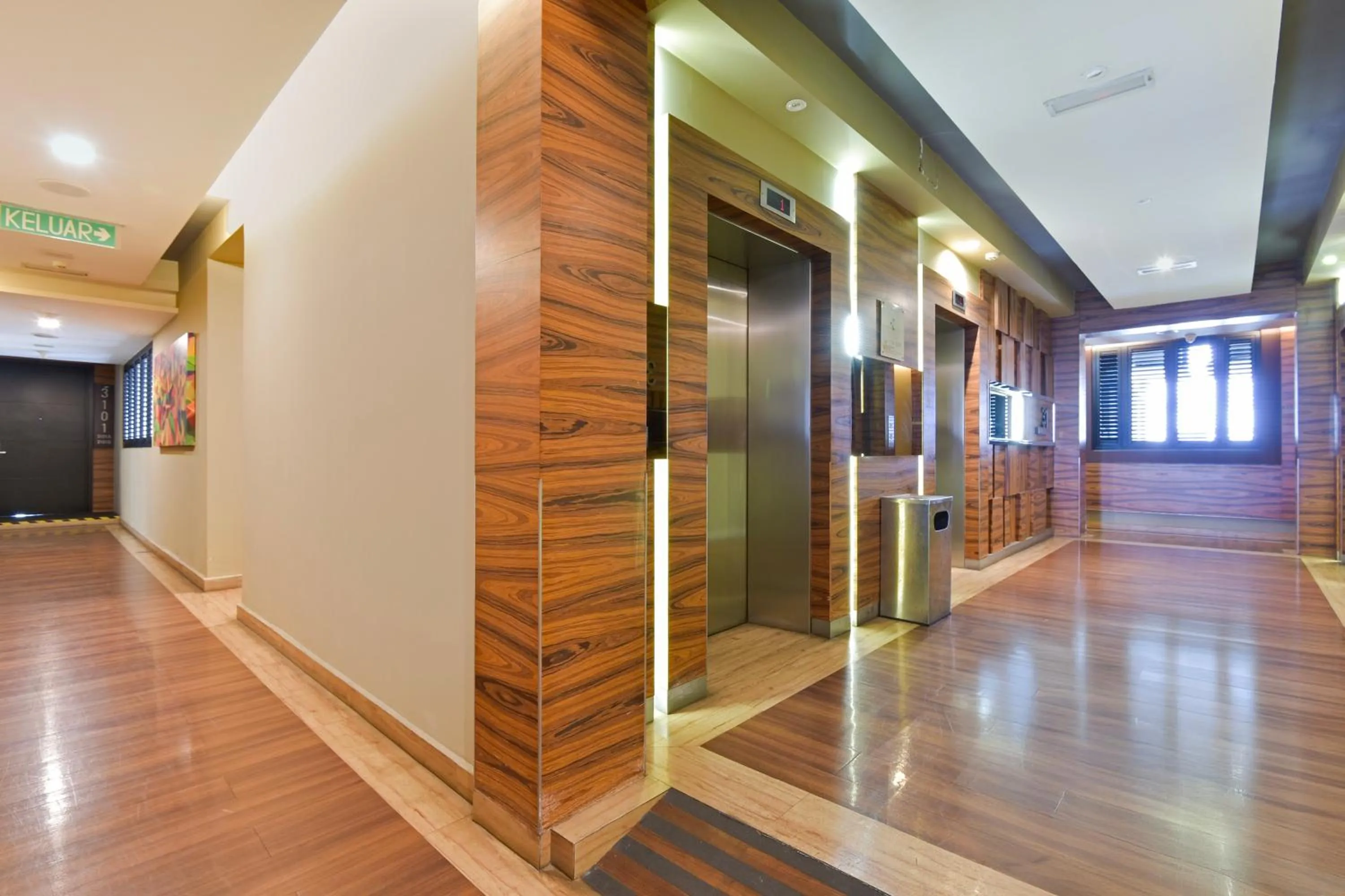 elevator in Sunday Hotel Near Petronas Twin Tower Formerly Suasana Suites