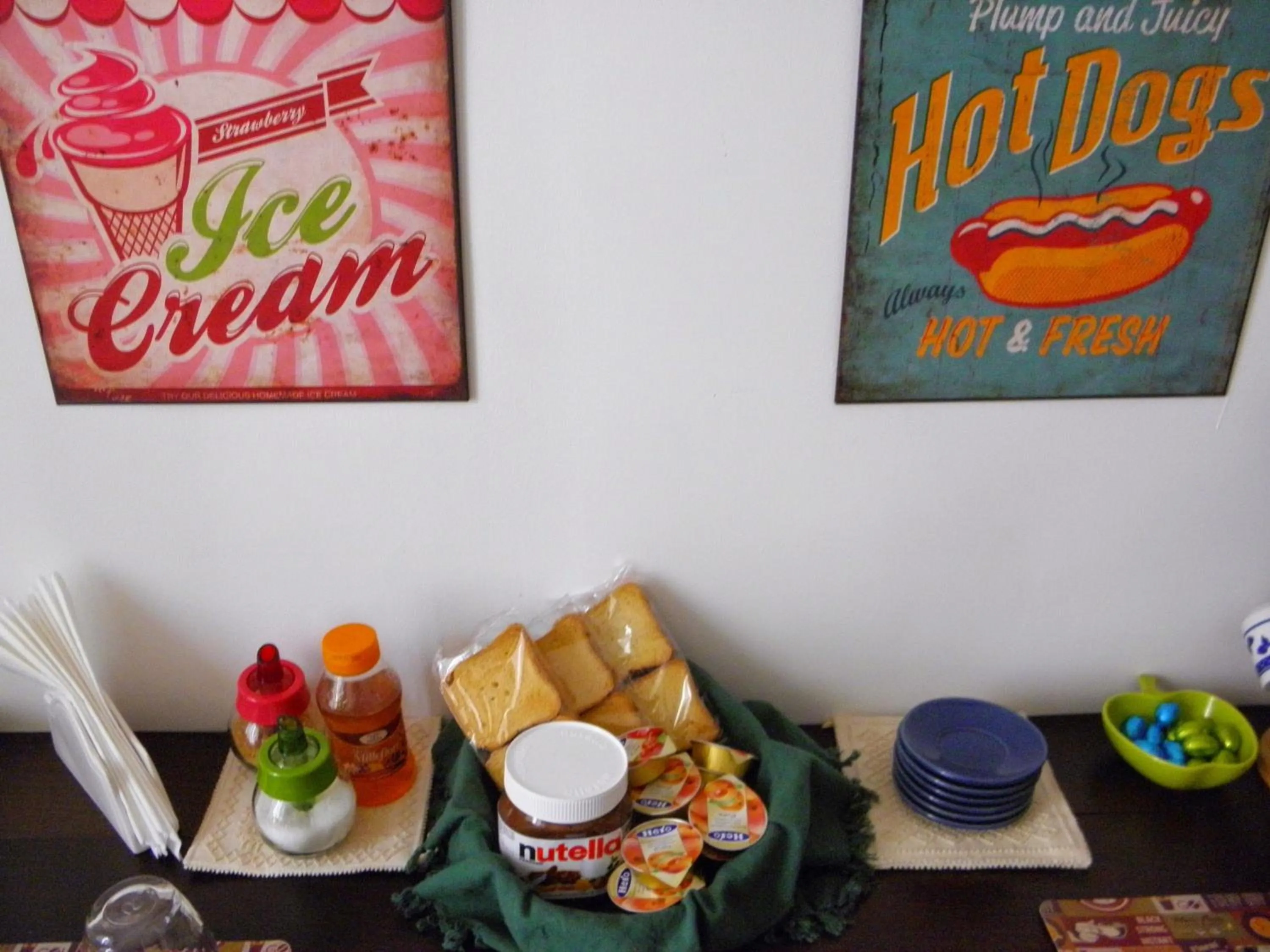 Communal kitchen in Alfieri B&B