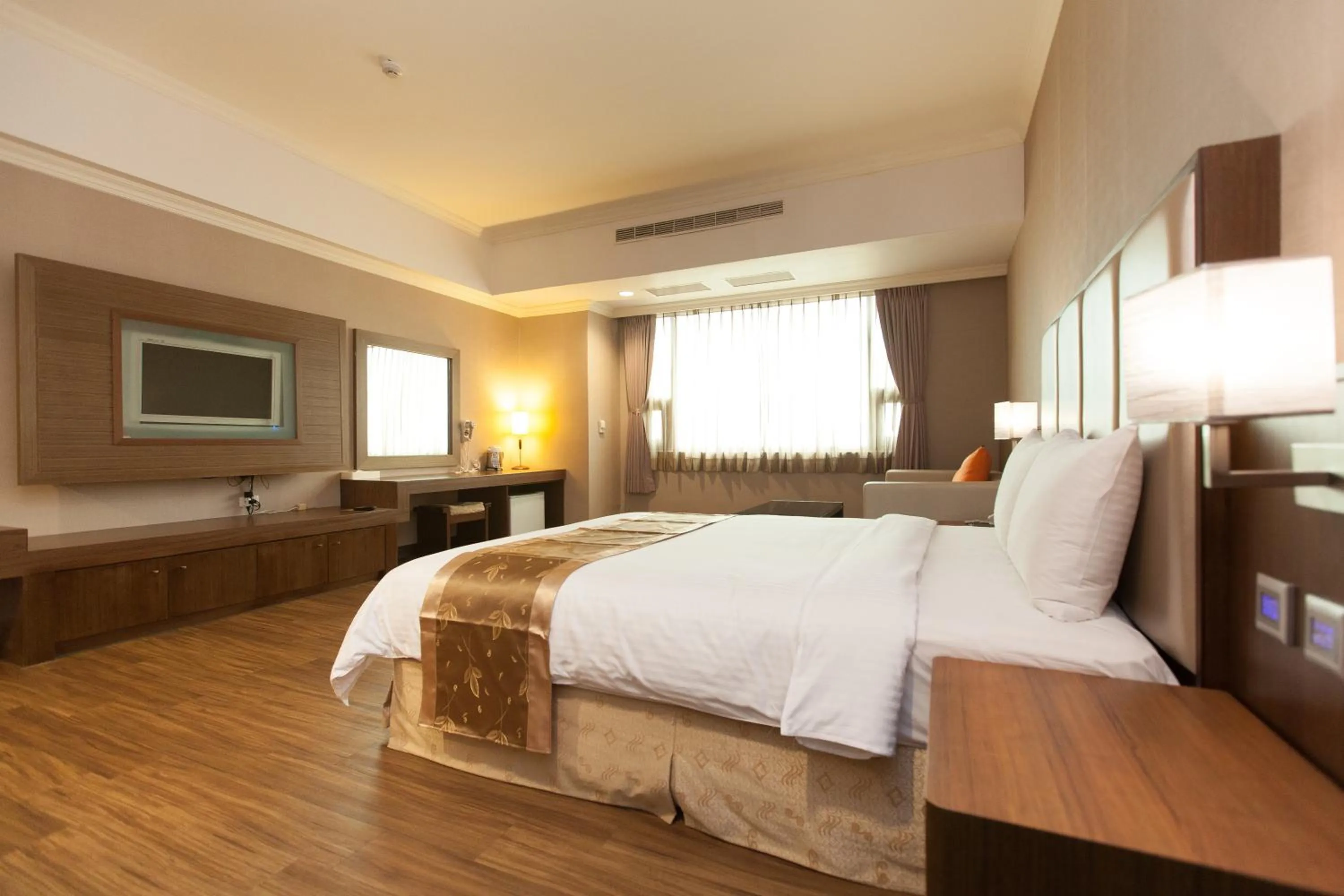 Photo of the whole room, Bed in F Hotel - Chiayi