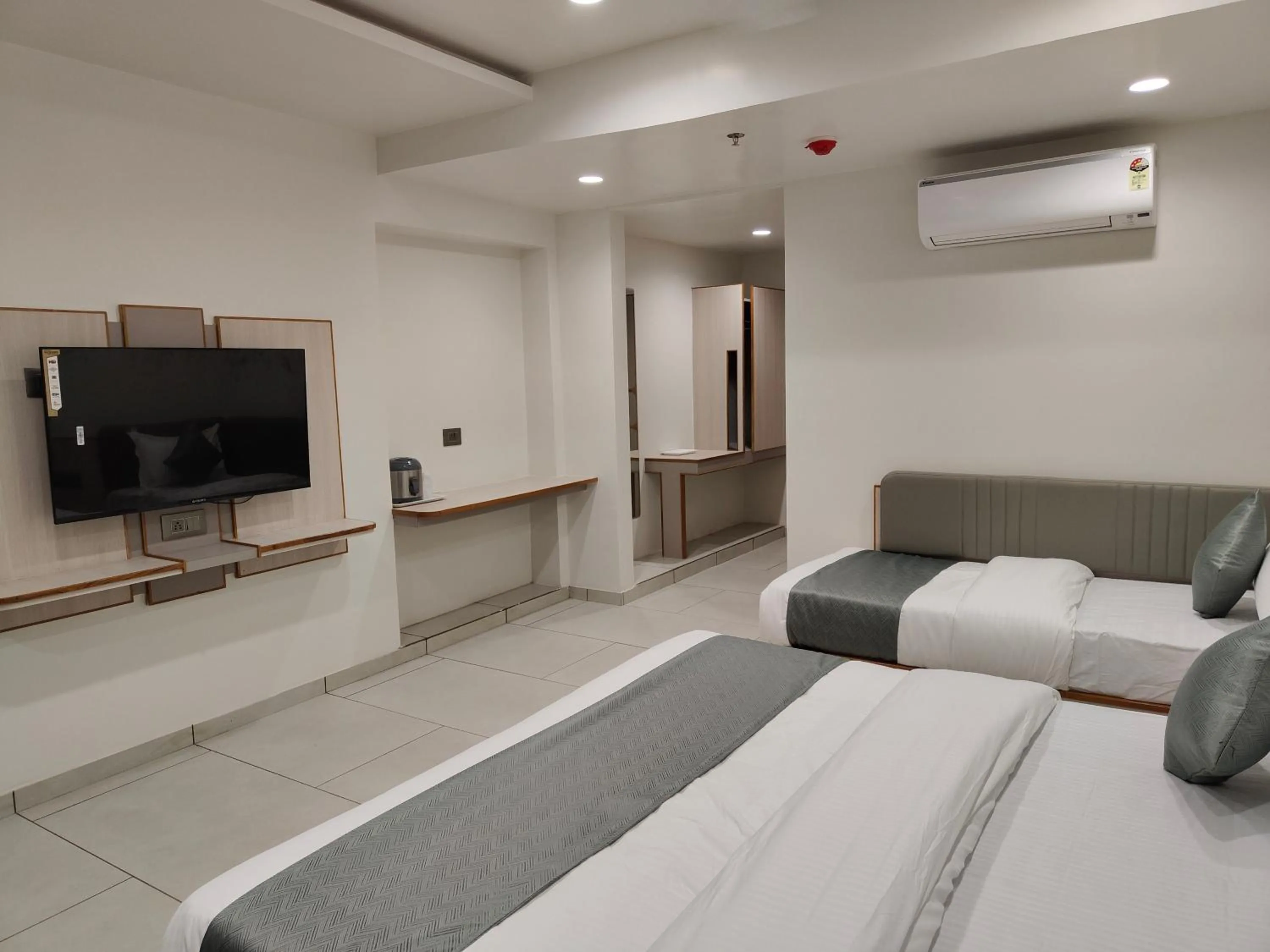 TV and multimedia, Bed in Hotel Kozar