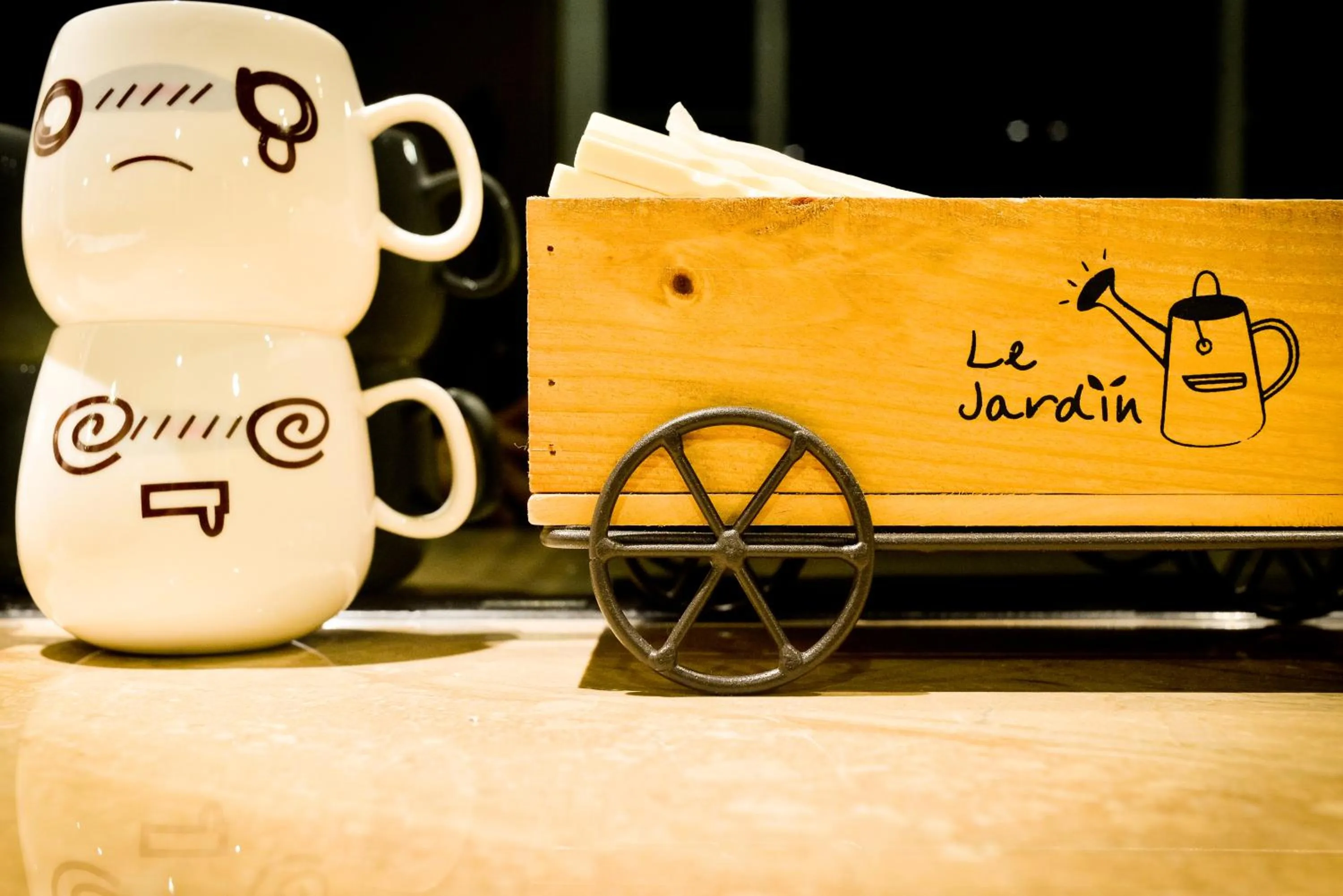 Communal lounge/ TV room in Minsuku B&B