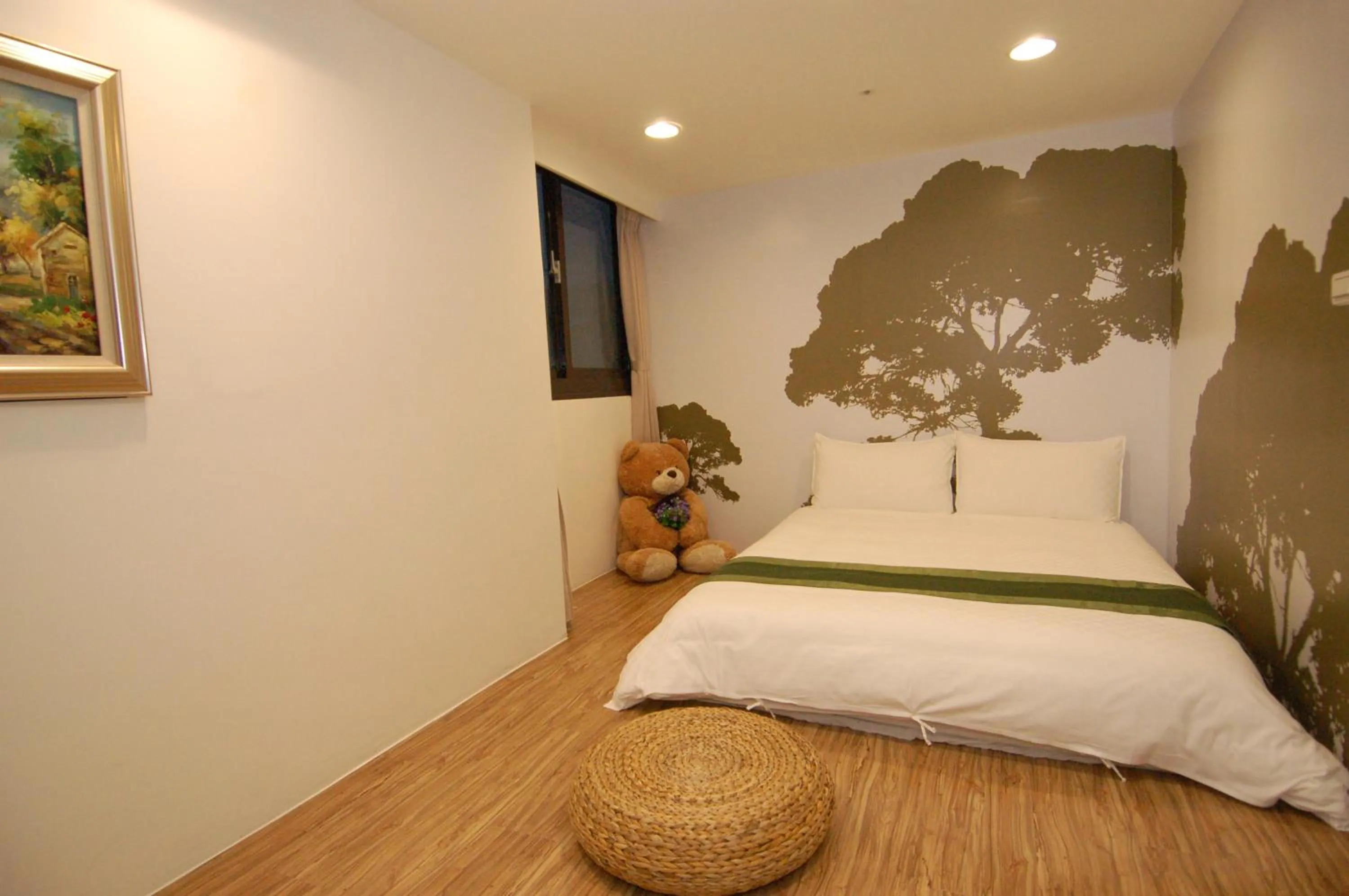 Bedroom, Bed in Season 5 Inn