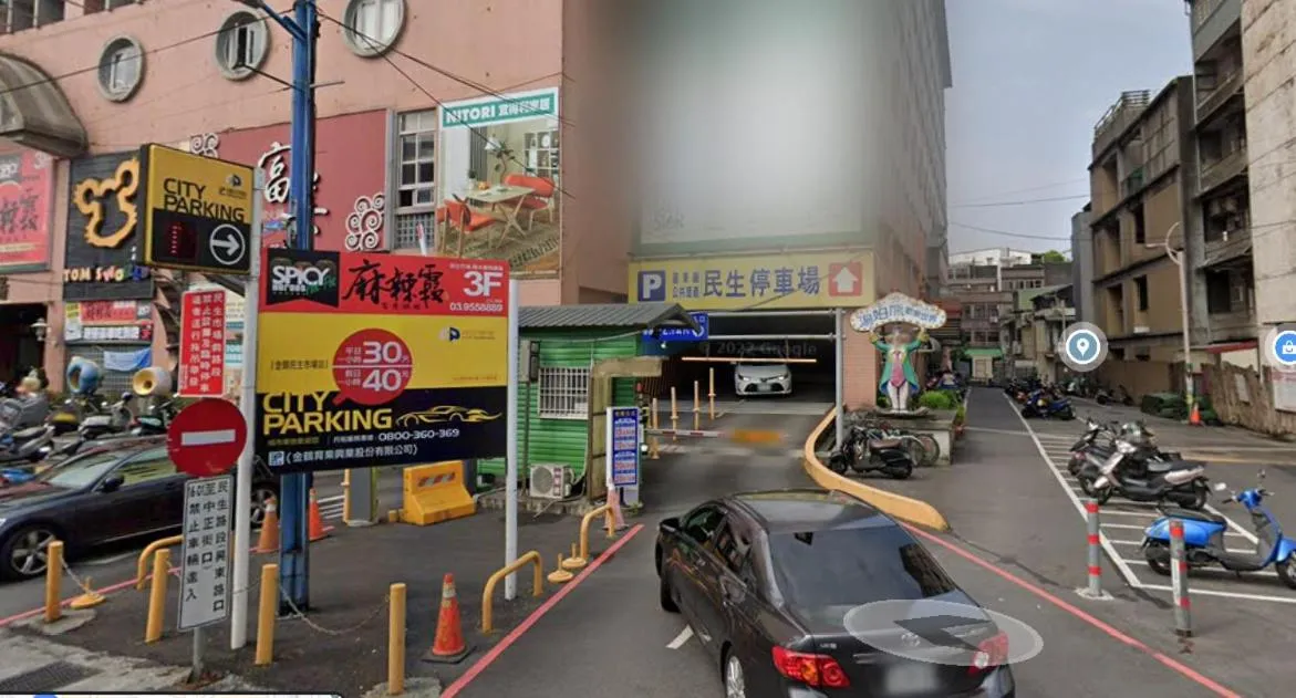 Parking in Season 5 Inn