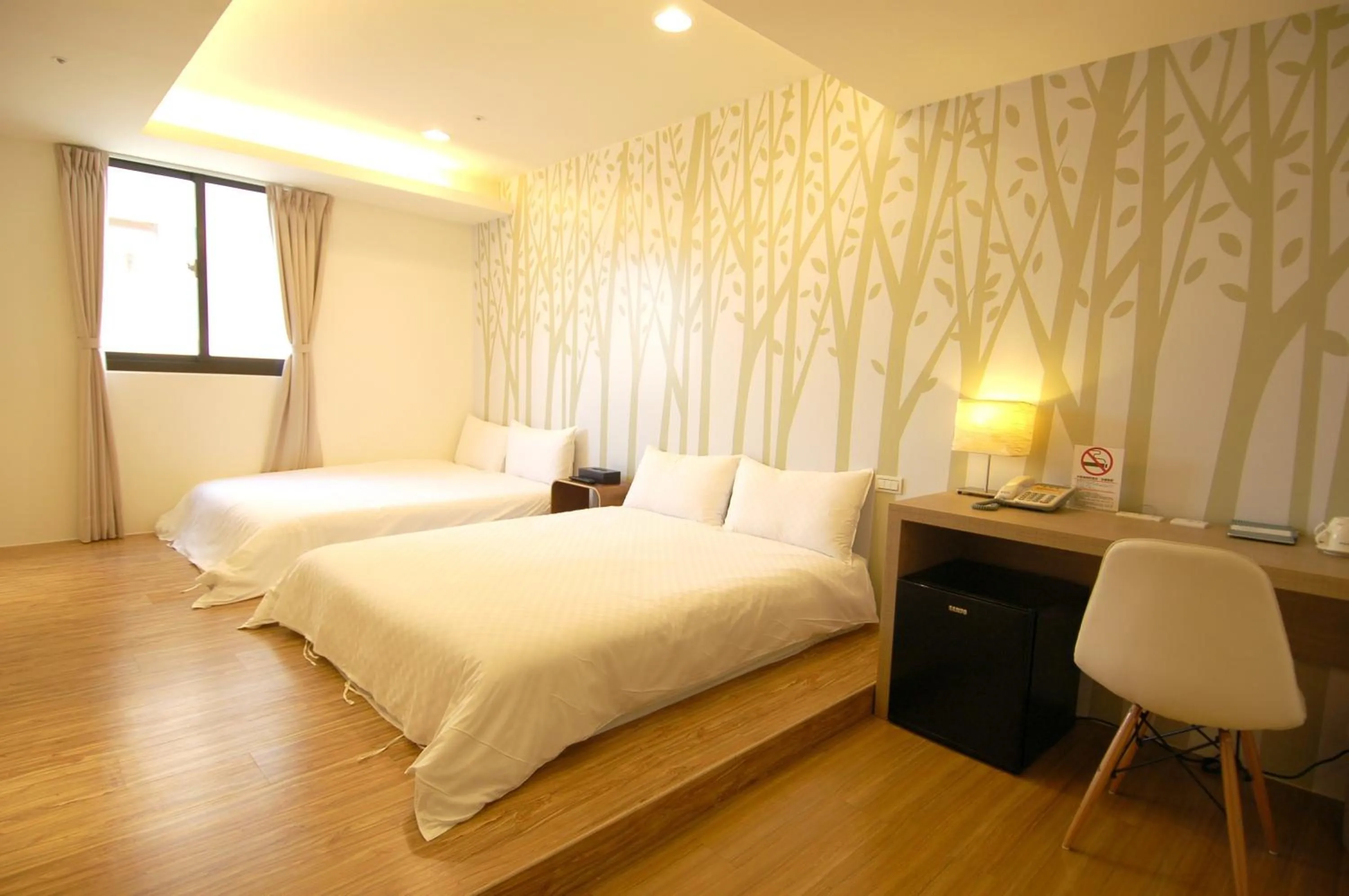 Bedroom, Bed in Season 5 Inn