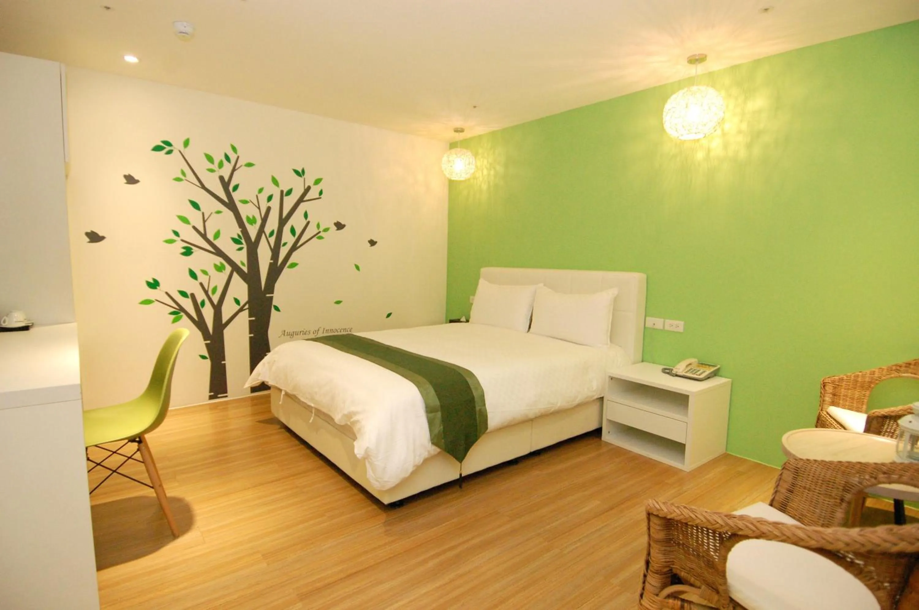 Bedroom, Bed in Season 5 Inn