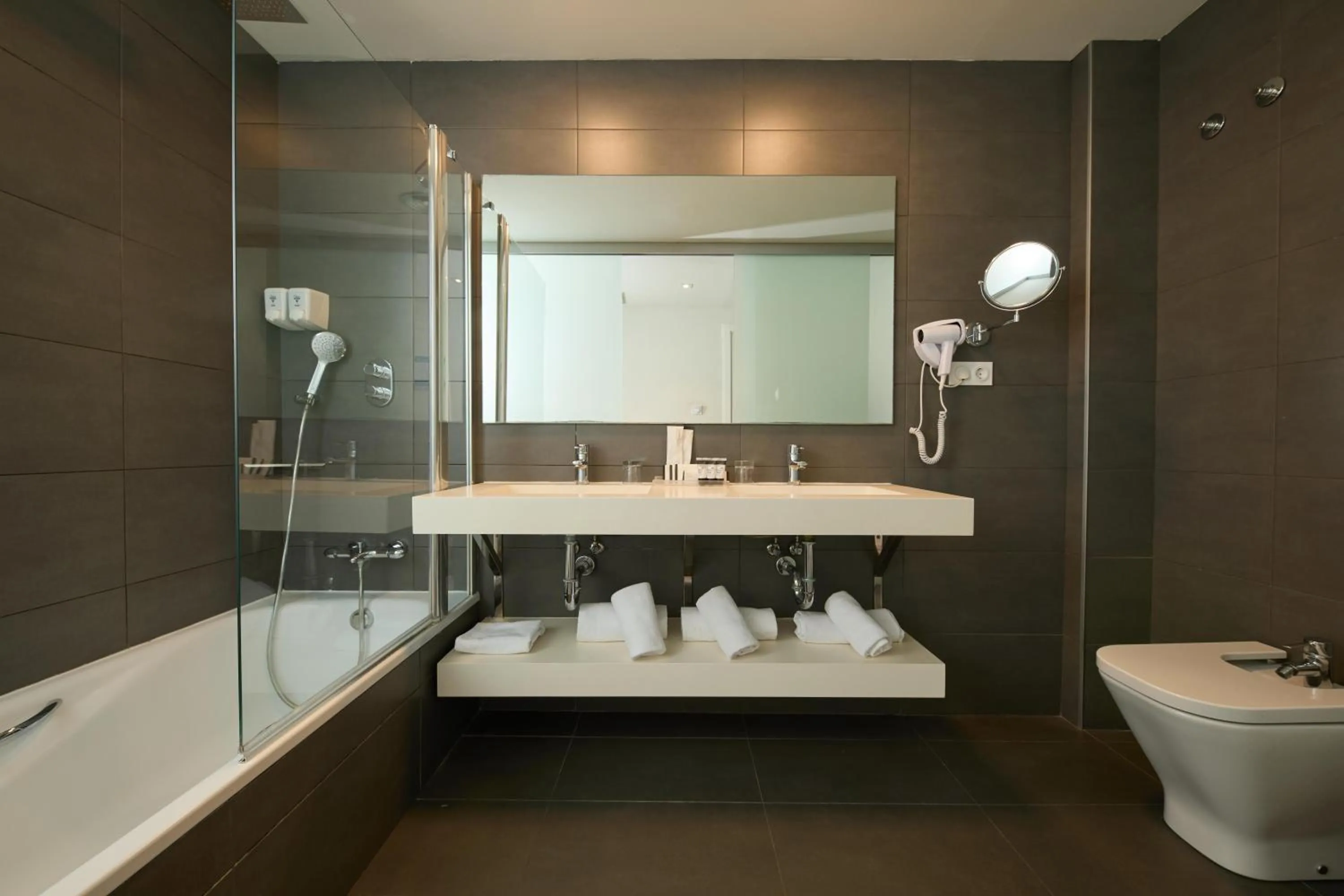 Bathroom in 1881 Barcelona Gran Rosellon Hotel