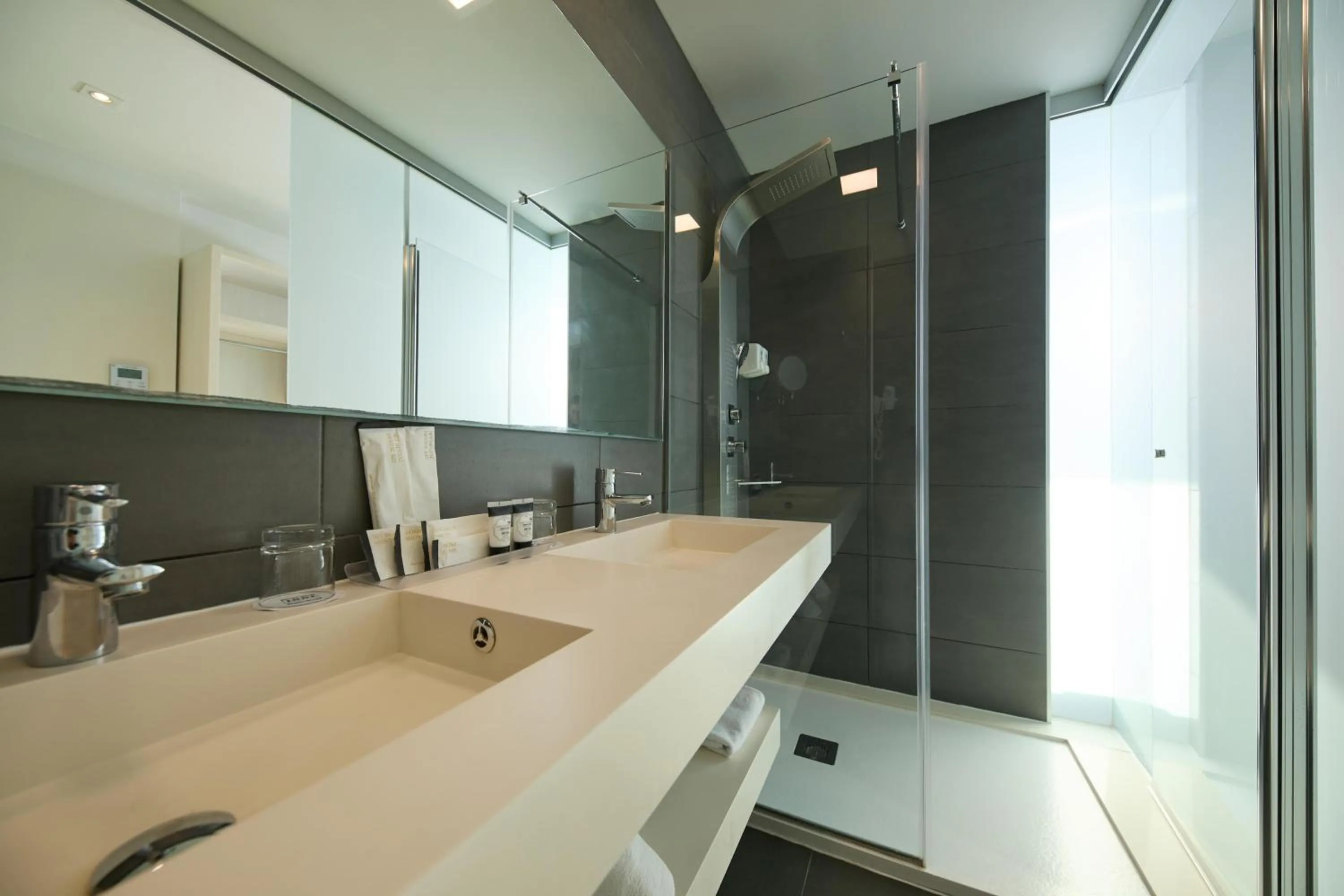 Bathroom in 1881 Barcelona Gran Rosellon Hotel