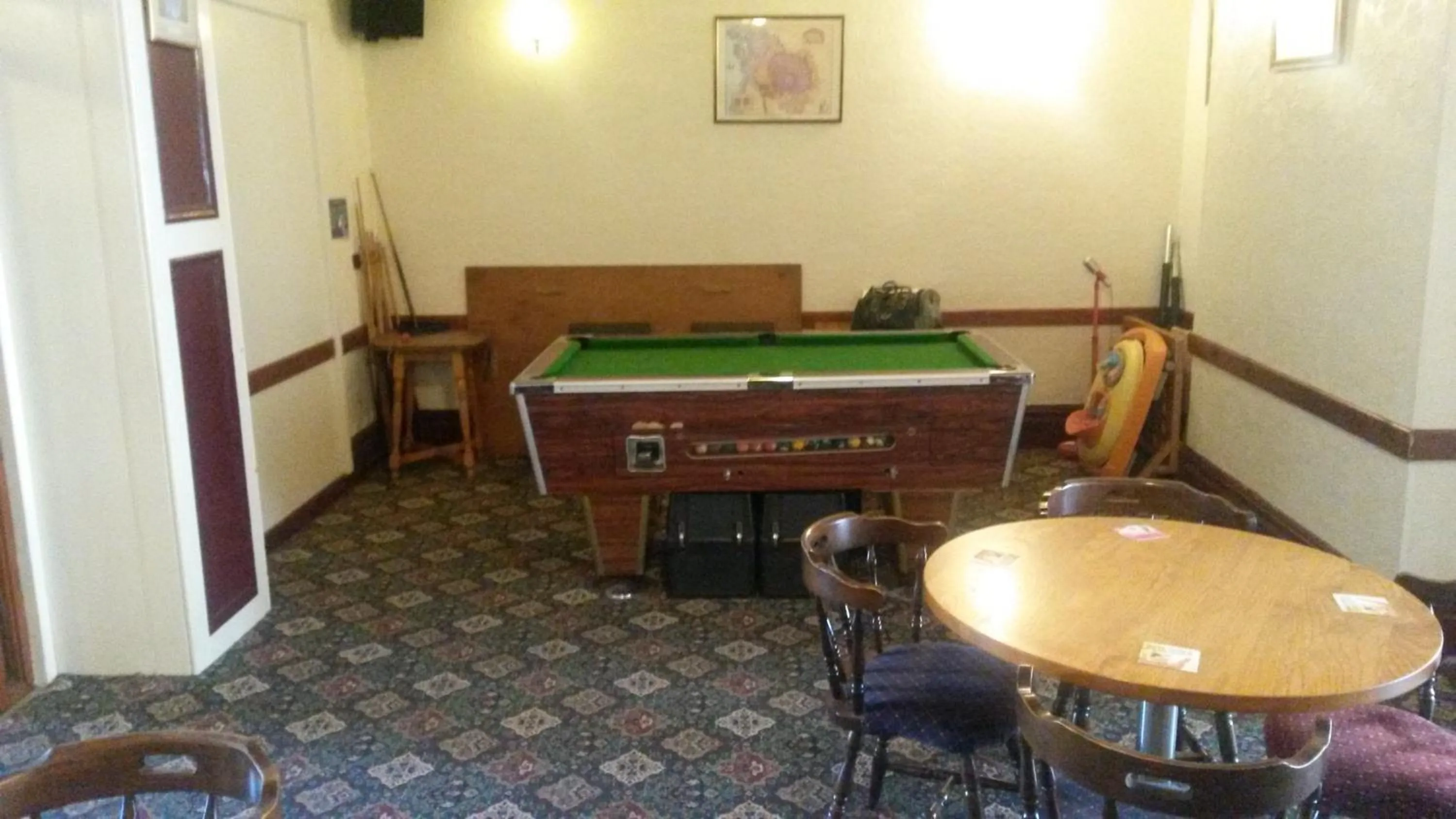 Billiard in Sharn Bek Hotel