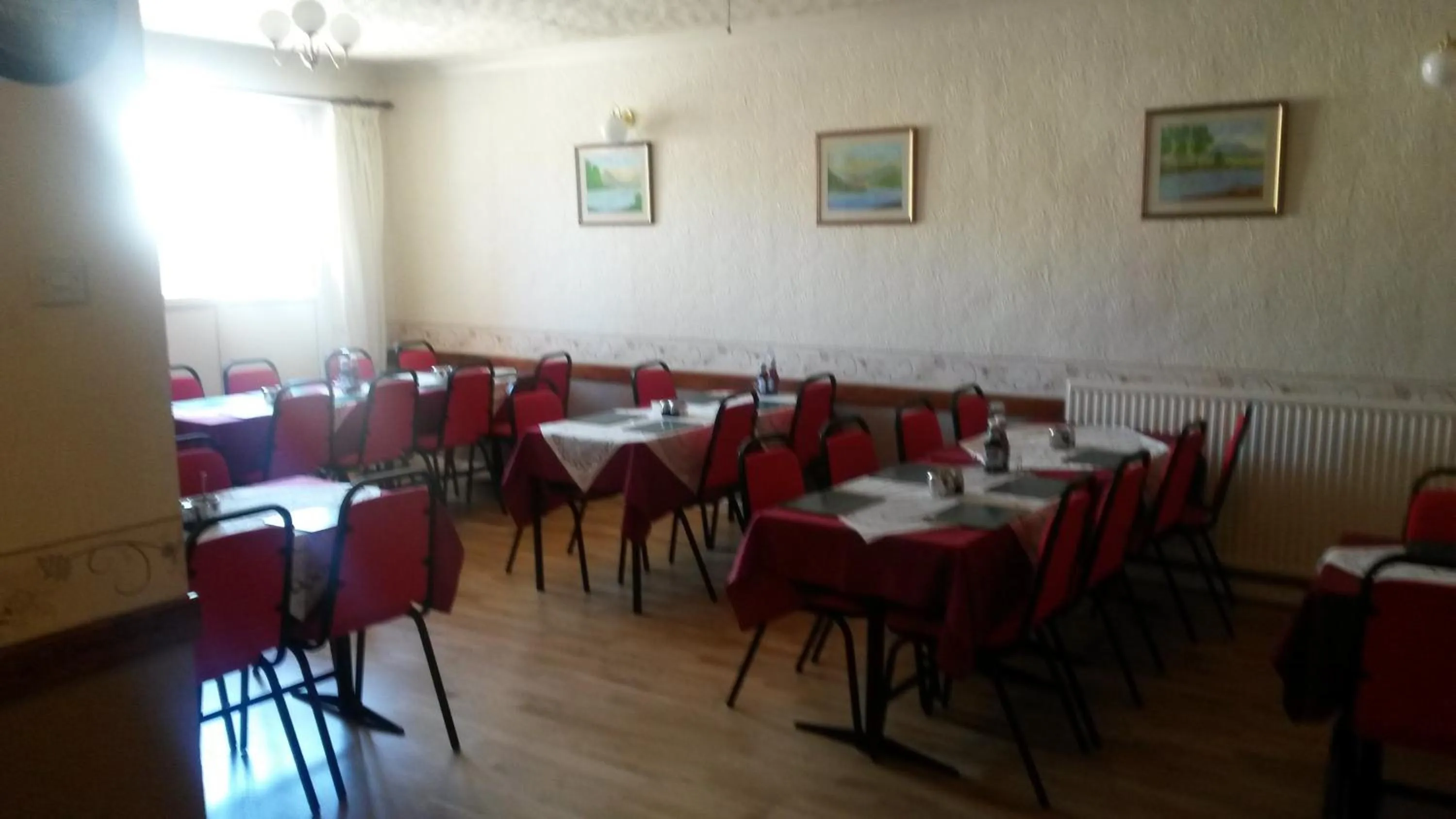 Restaurant/places to eat in Sharn Bek Hotel