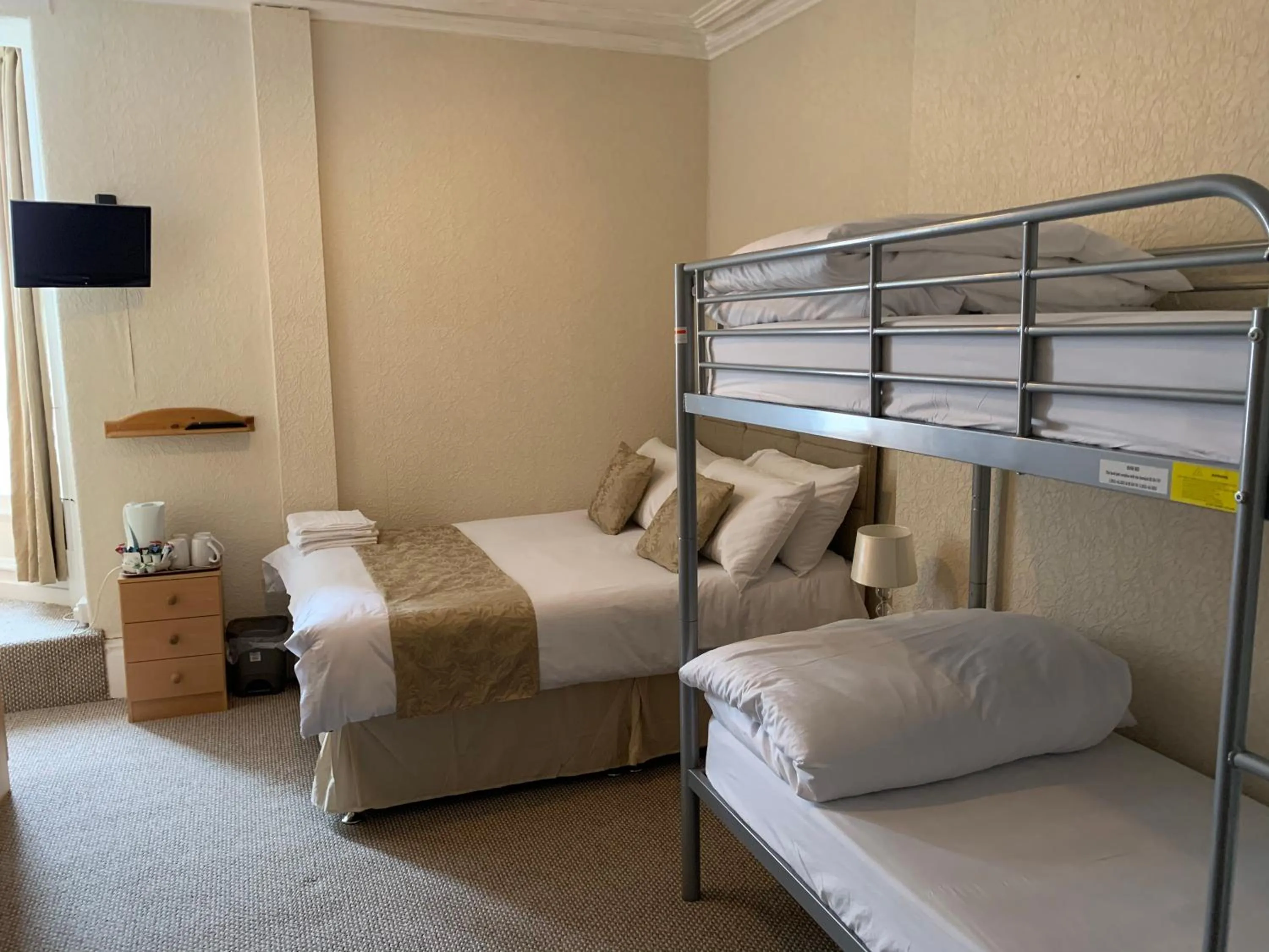 Bed in Sharn Bek Hotel