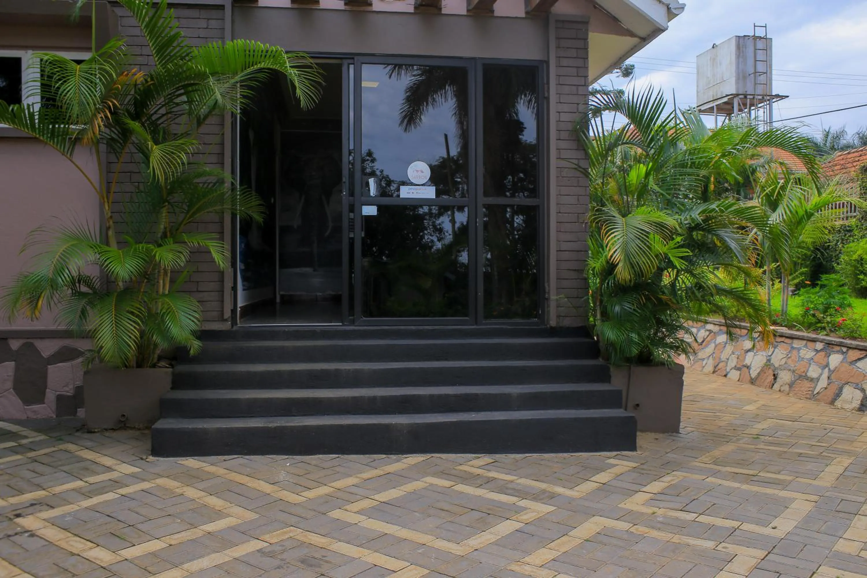 Saffron Beach Bistro and Cottages