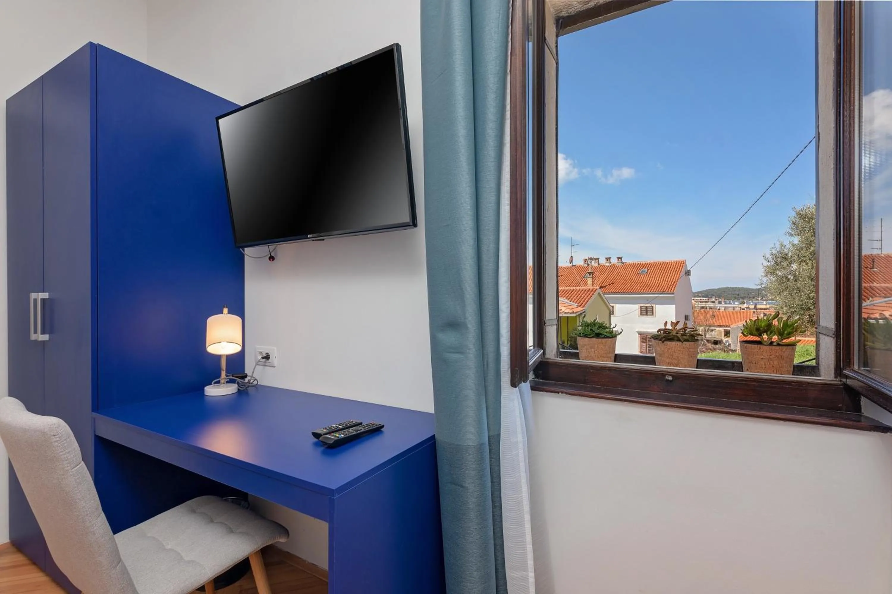 TV and multimedia in Apartment Arena
