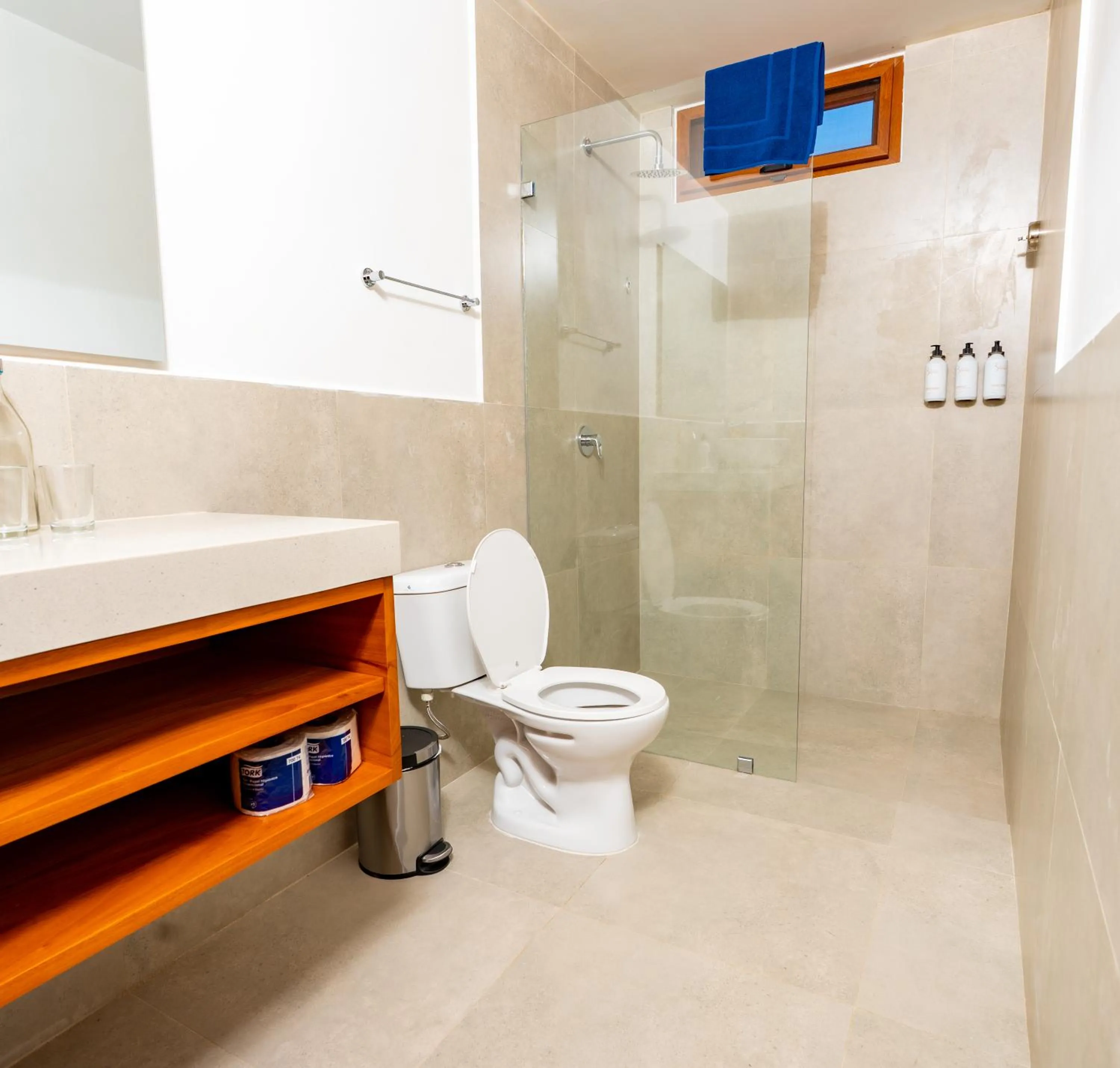 Bathroom in El Barranco Galapagos