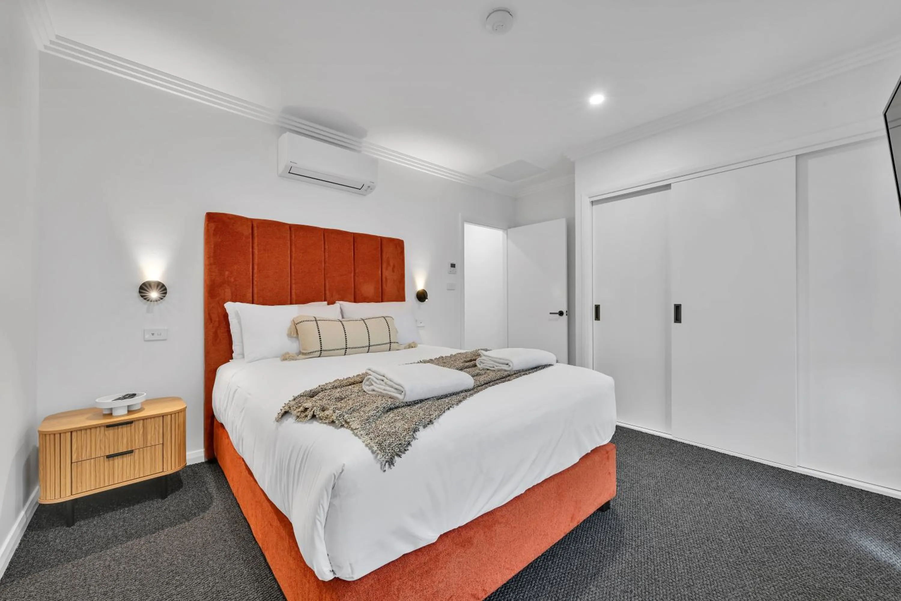 Bedroom, Bed in The Mac