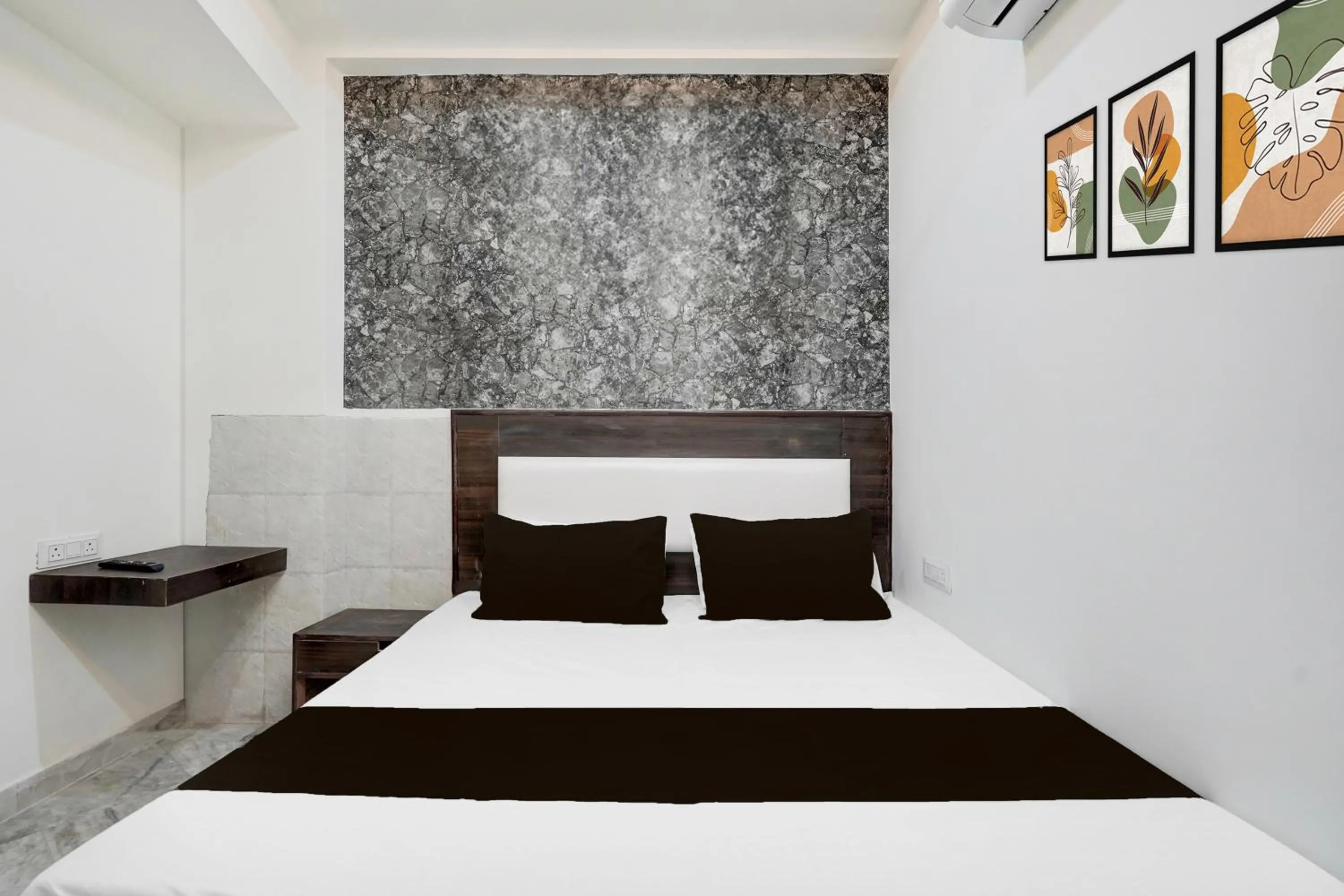 Bedroom, Bed in Hotel O AB Rooms