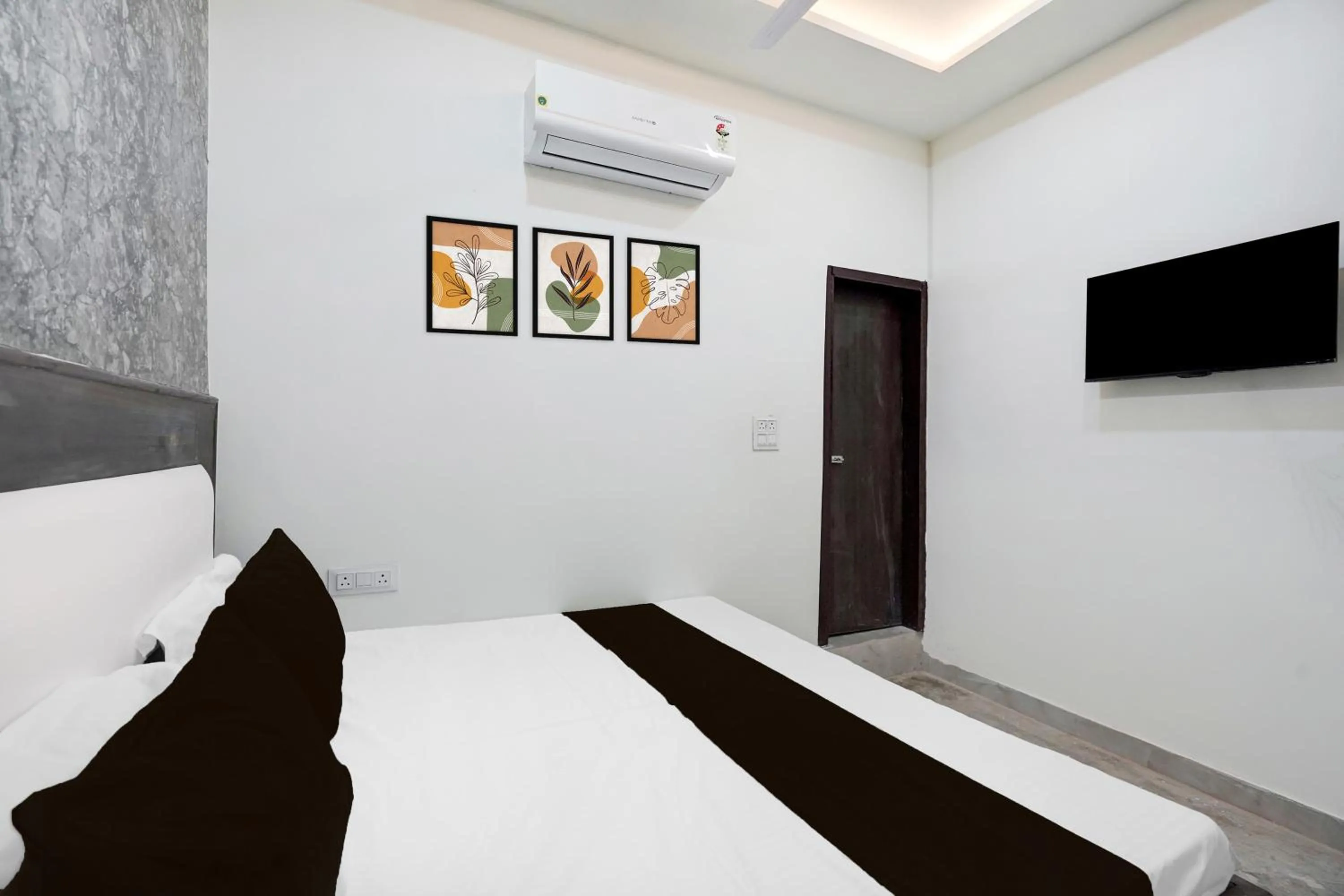 Bedroom, Bed in Hotel O AB Rooms