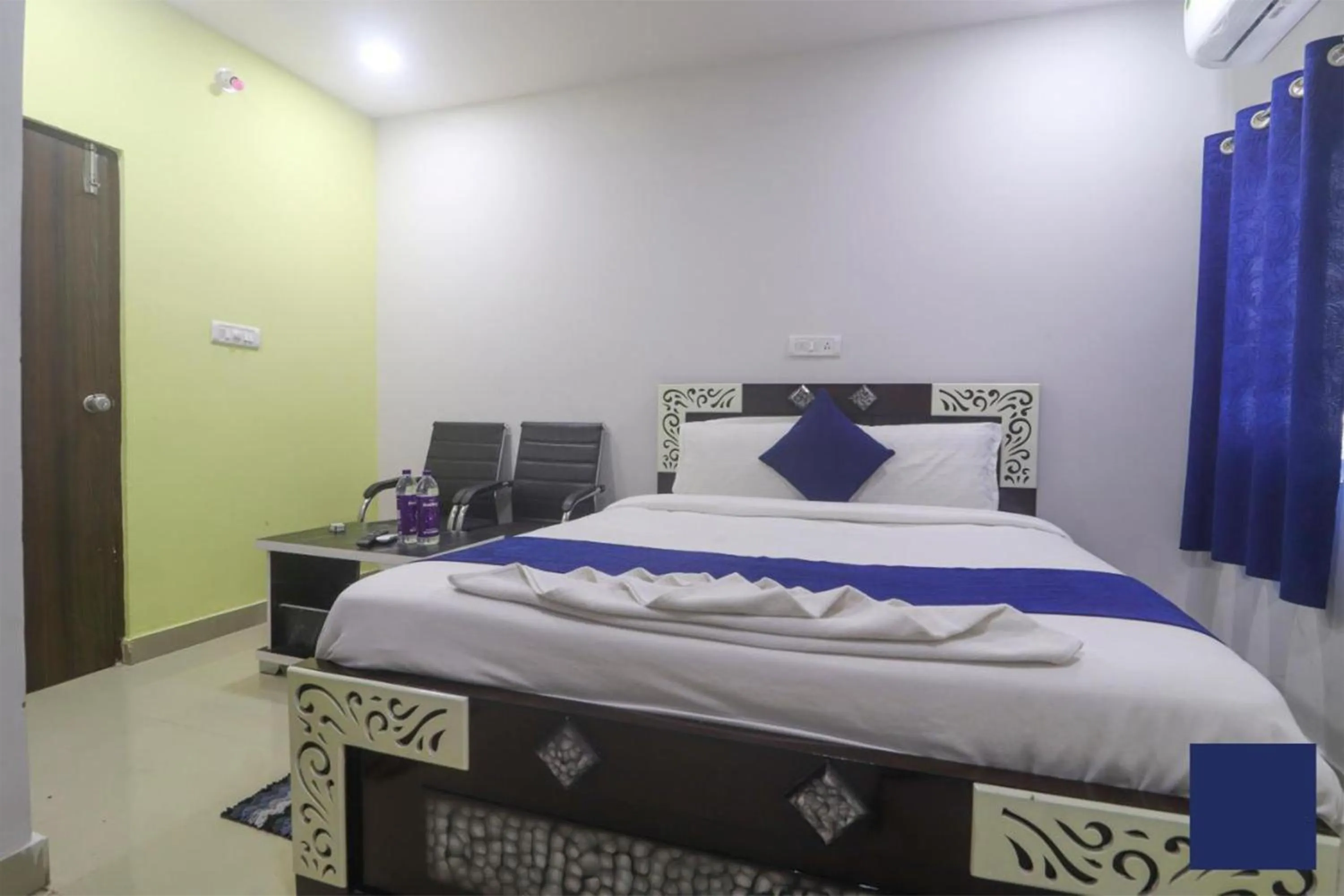 Bedroom in The Galaxy Grand Hotel