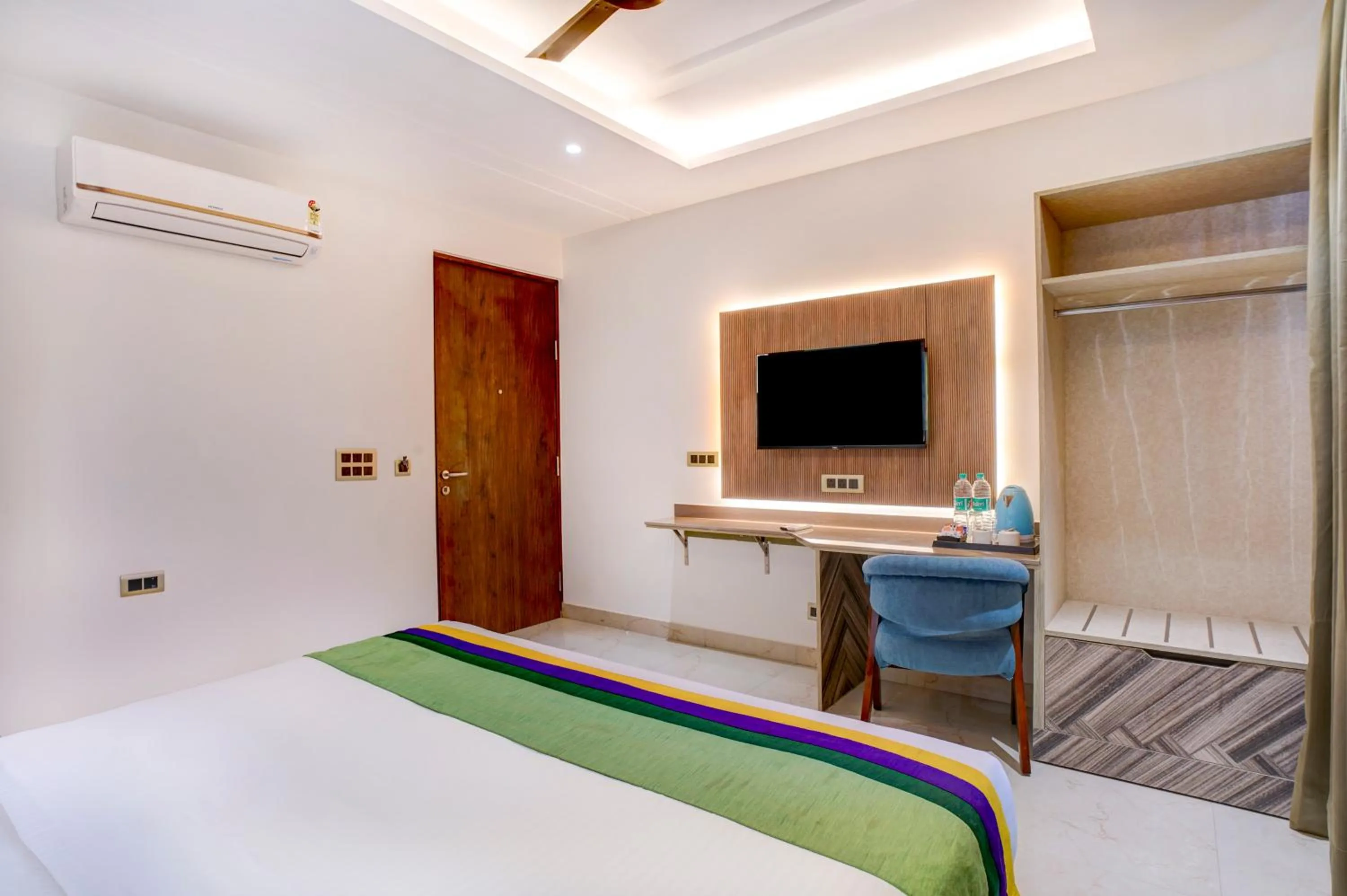 Bedroom, Bed in Treebo Corporate Inn