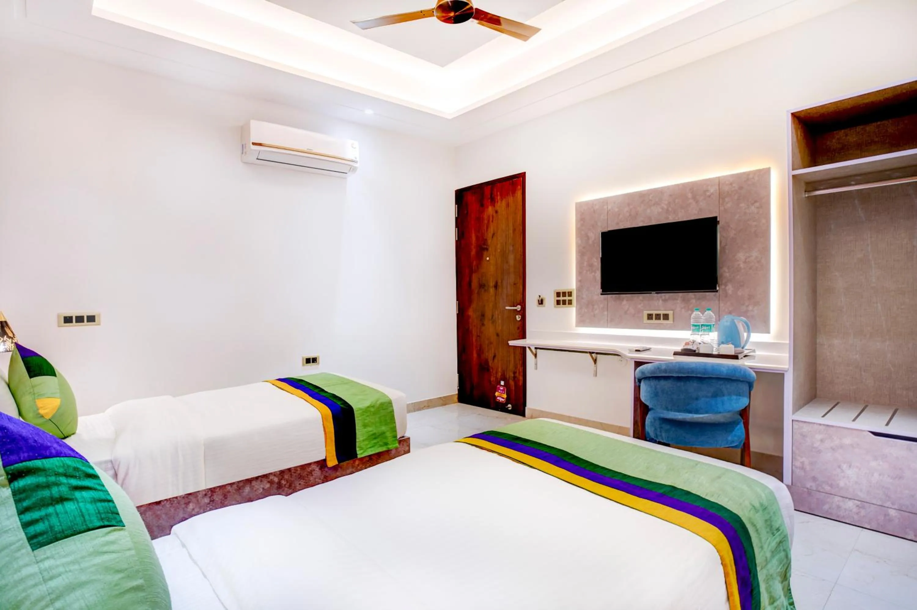 Bedroom, Bed in Treebo Corporate Inn