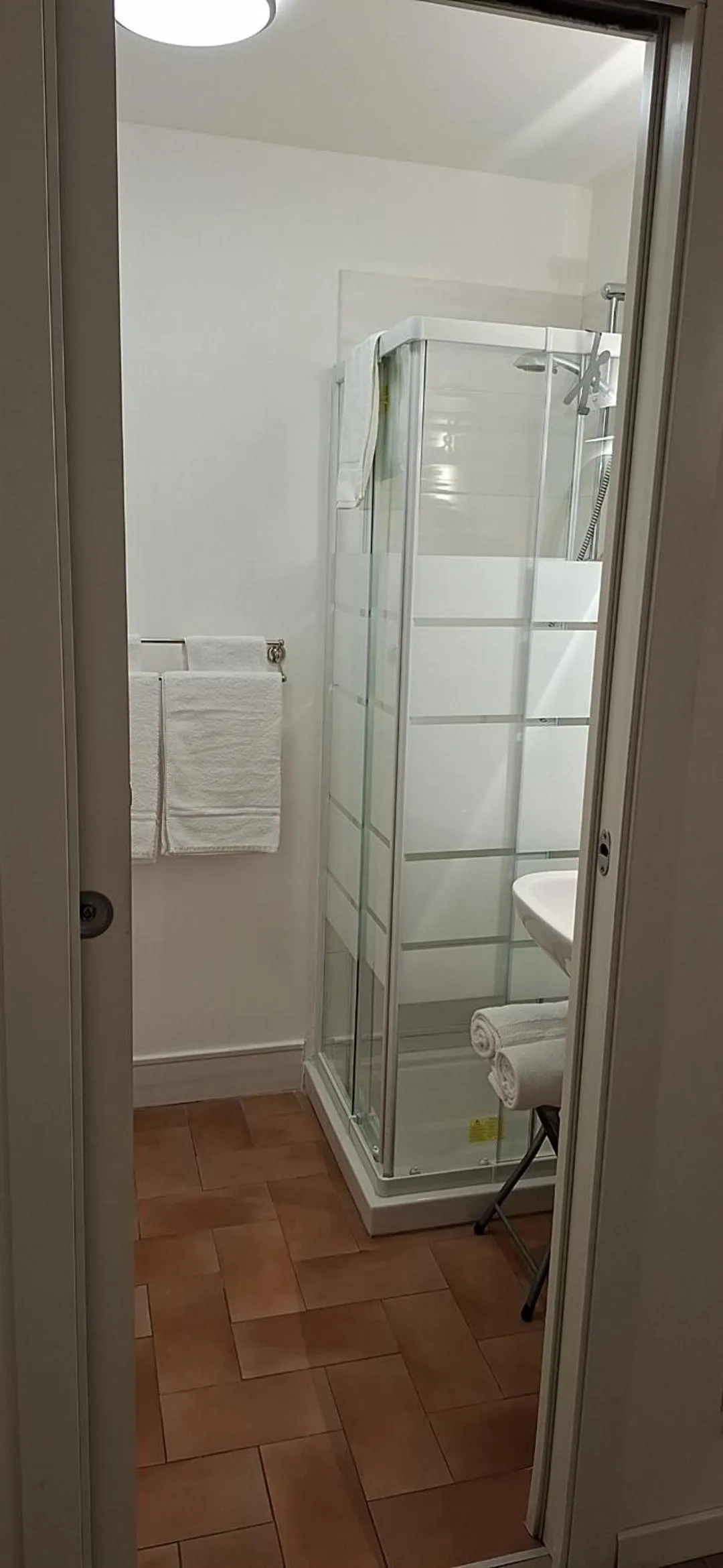 Shower in B&B Teatro