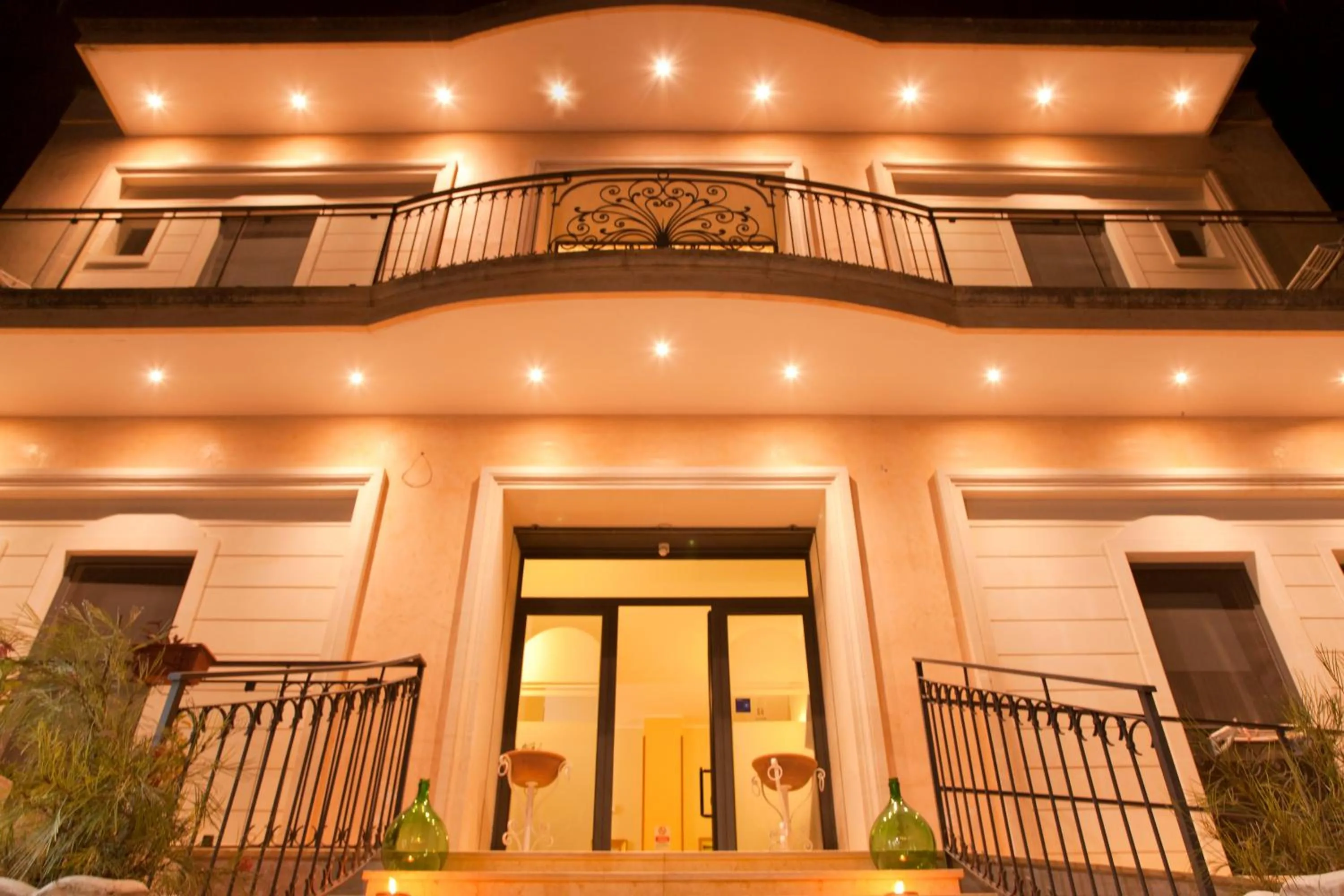 Facade/entrance in Kalinifta Residence