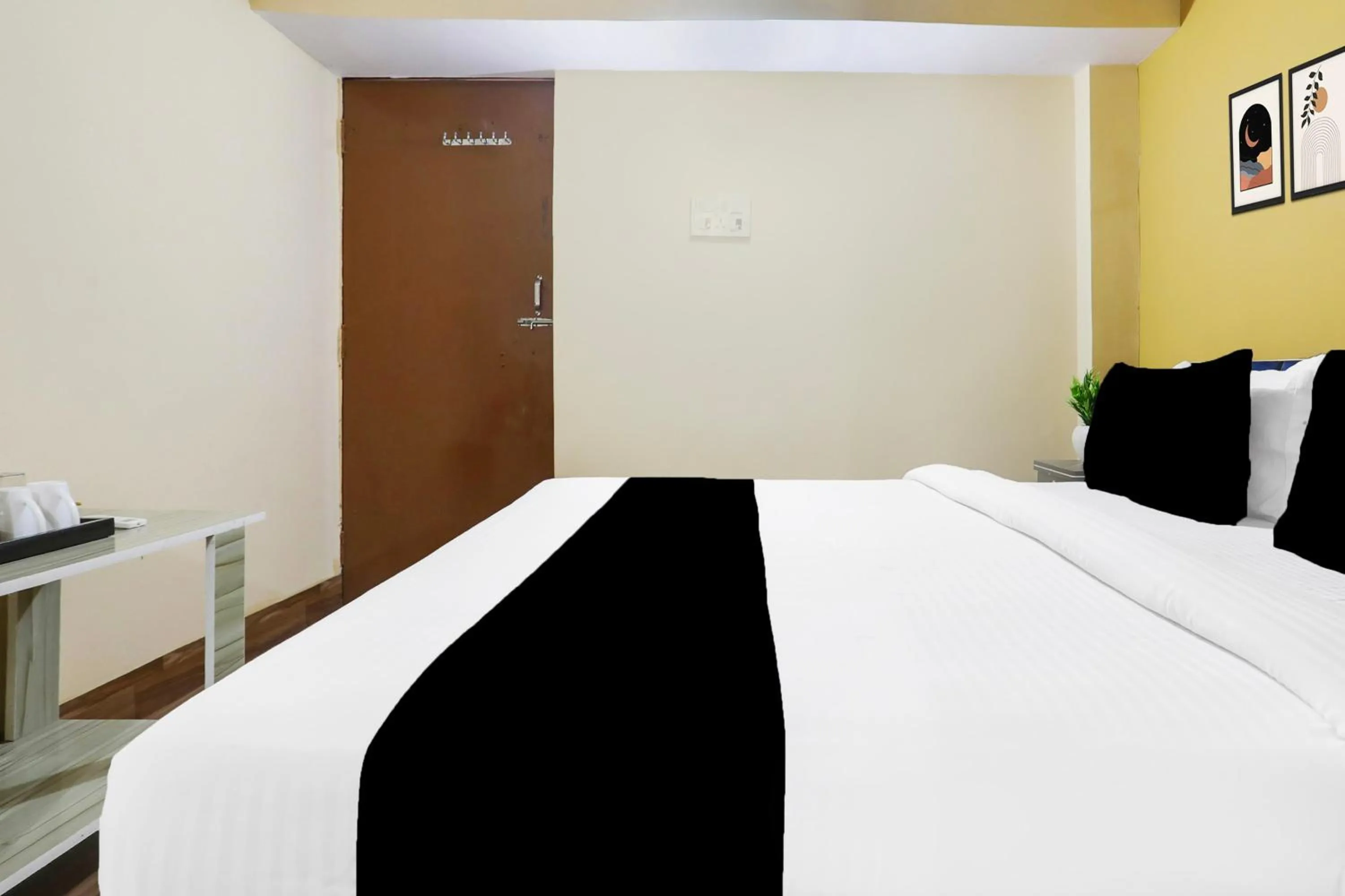 Bedroom, Bed in OYO Vinayaka Guest house