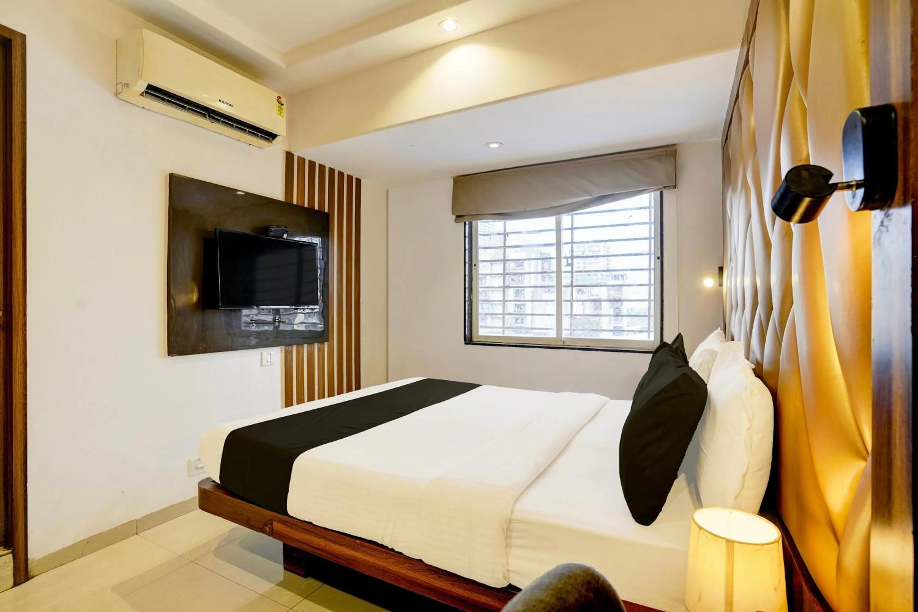 Bedroom, Bed in Super Hotel O Mumbai Central Formerly Park Palace