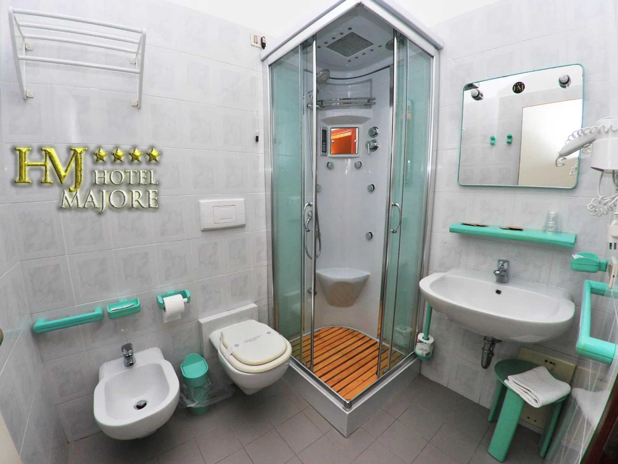 Shower in Hotel Majore