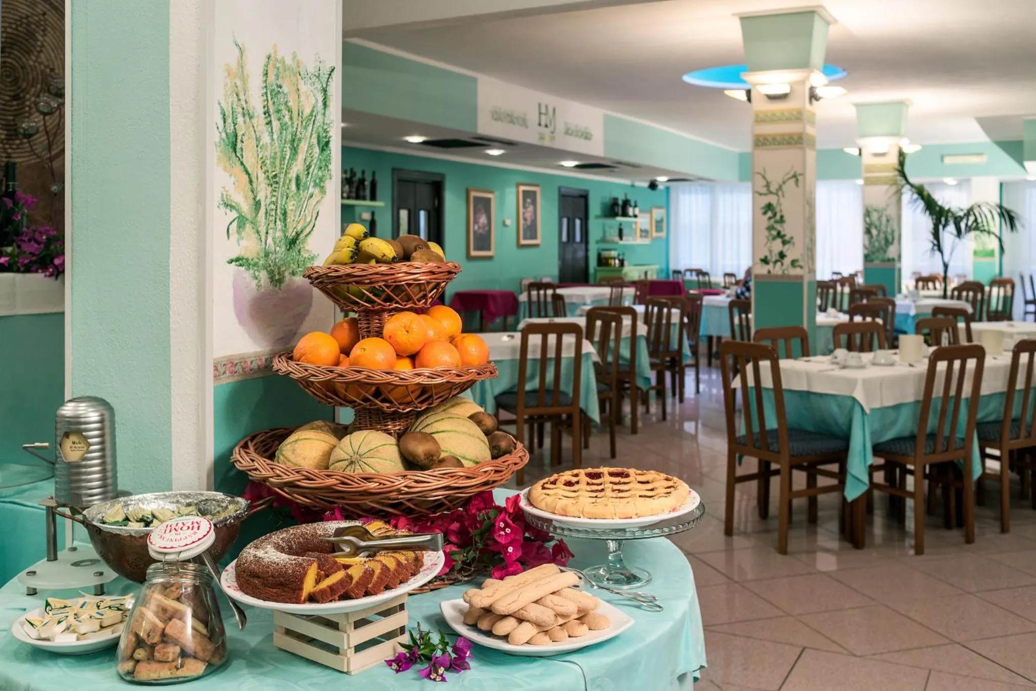 Restaurant/places to eat in Hotel Majore