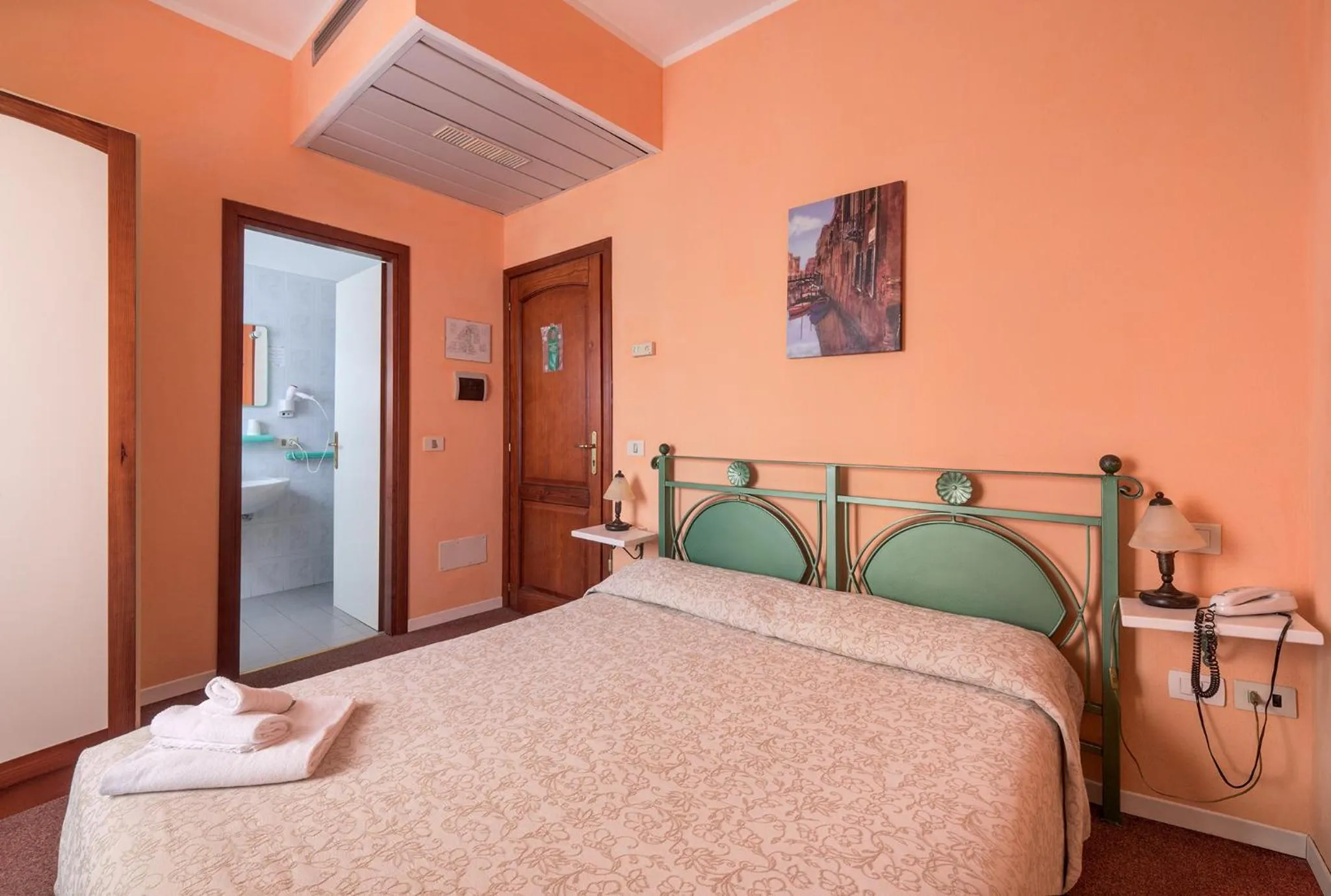 Bathroom in Hotel Majore