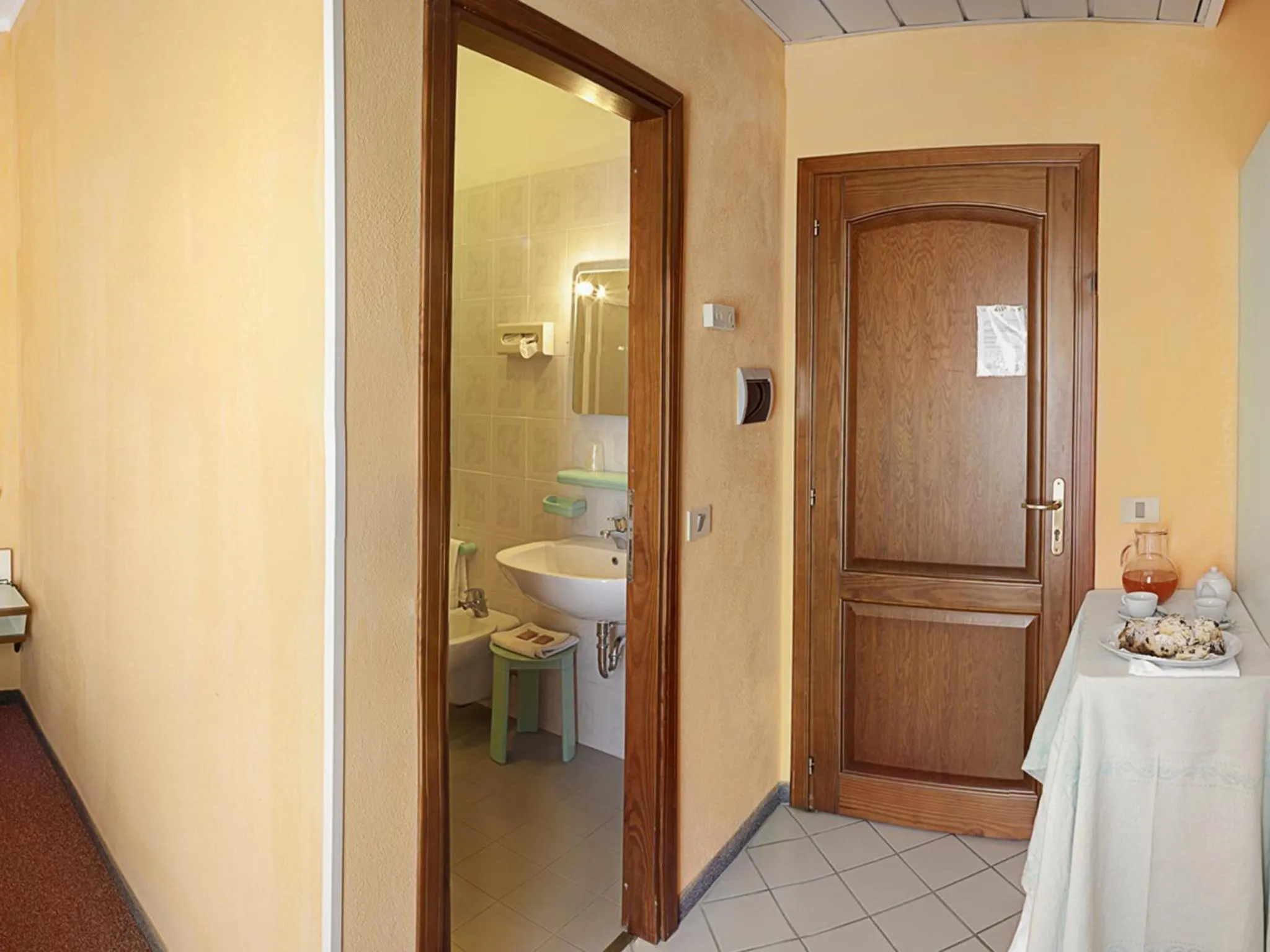 Shower in Hotel Majore