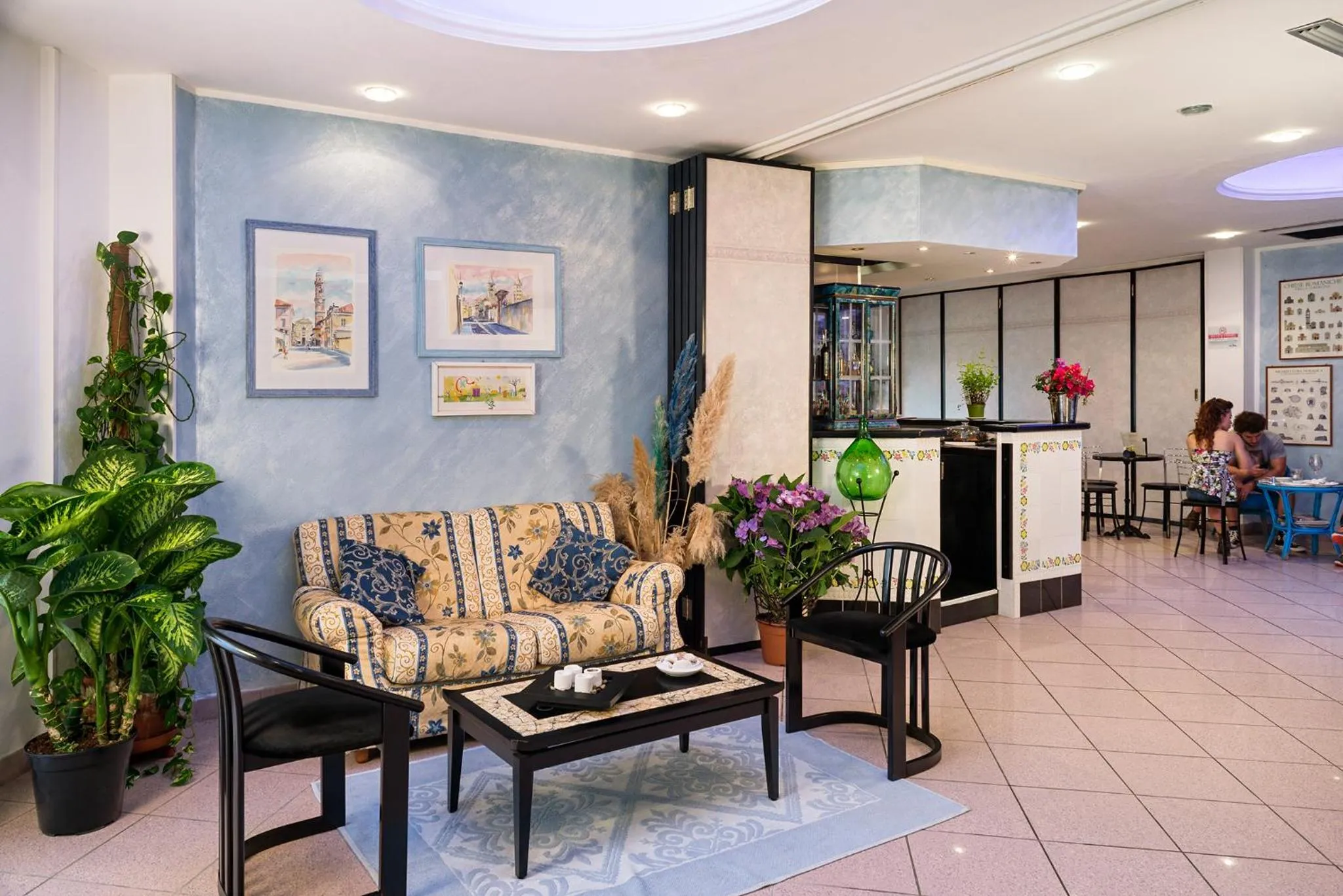 Restaurant/places to eat in Hotel Majore