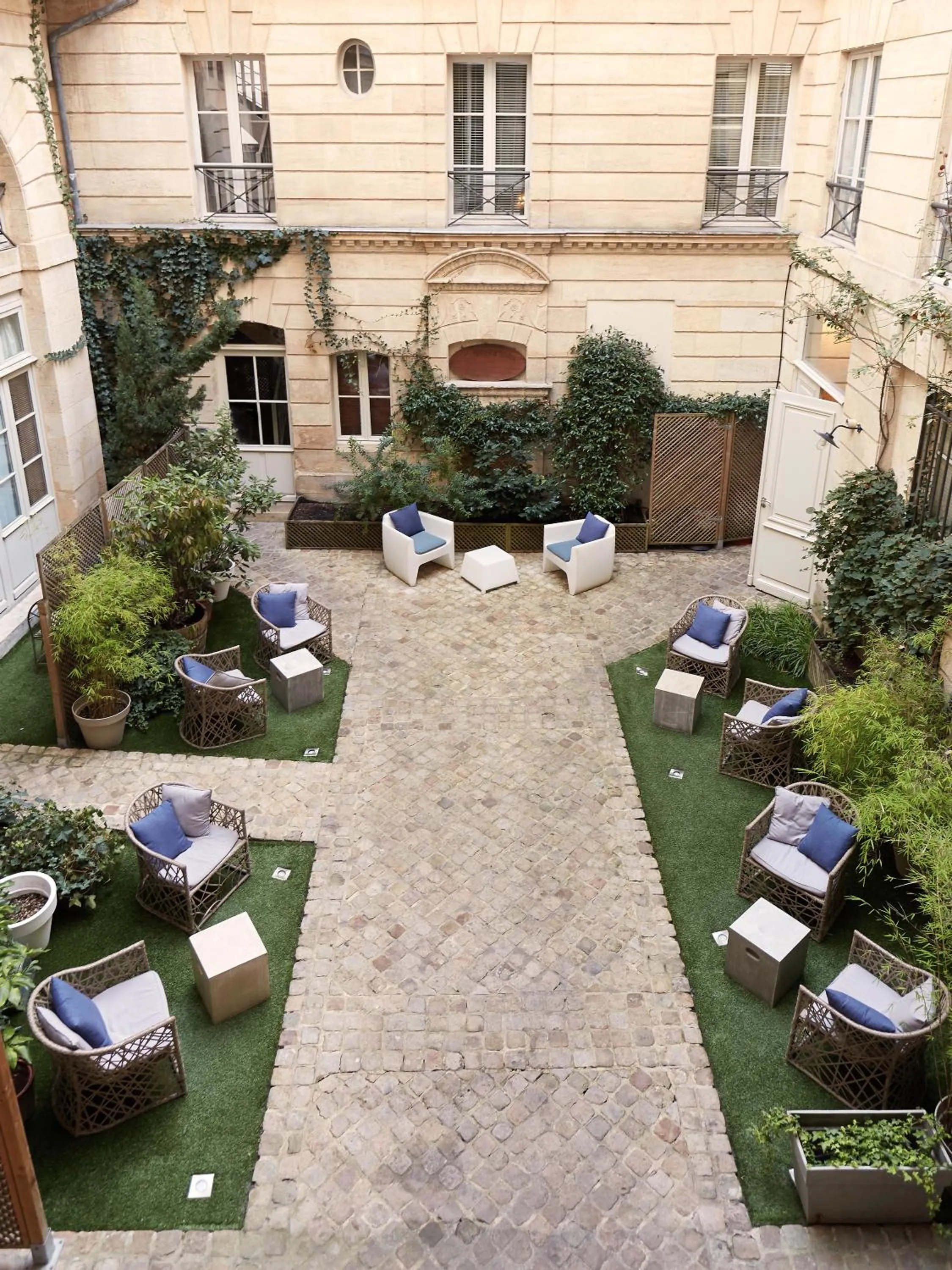 Patio in L'Hôtel Particulier Bordeaux