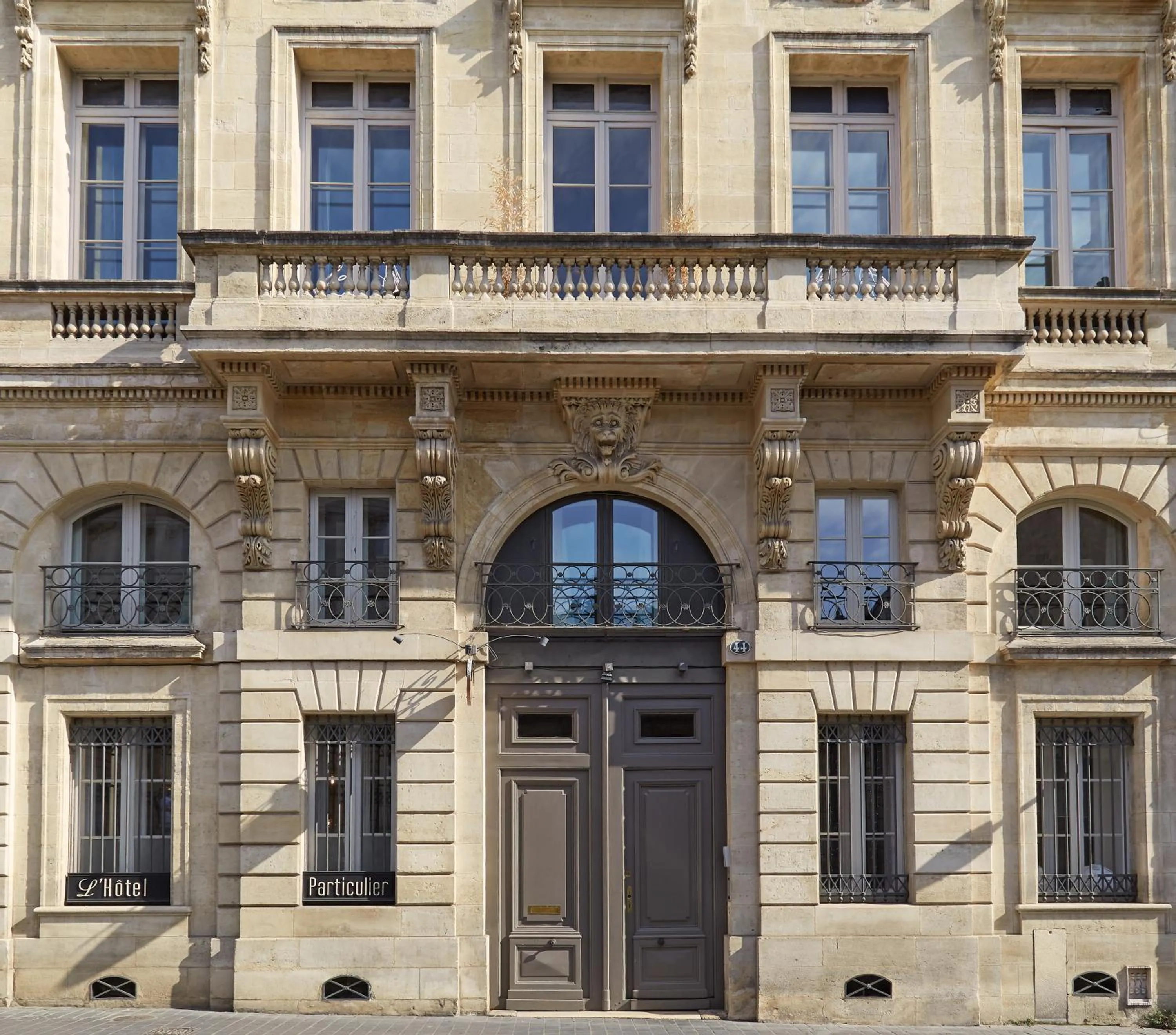 Facade/entrance in L'Hôtel Particulier Bordeaux