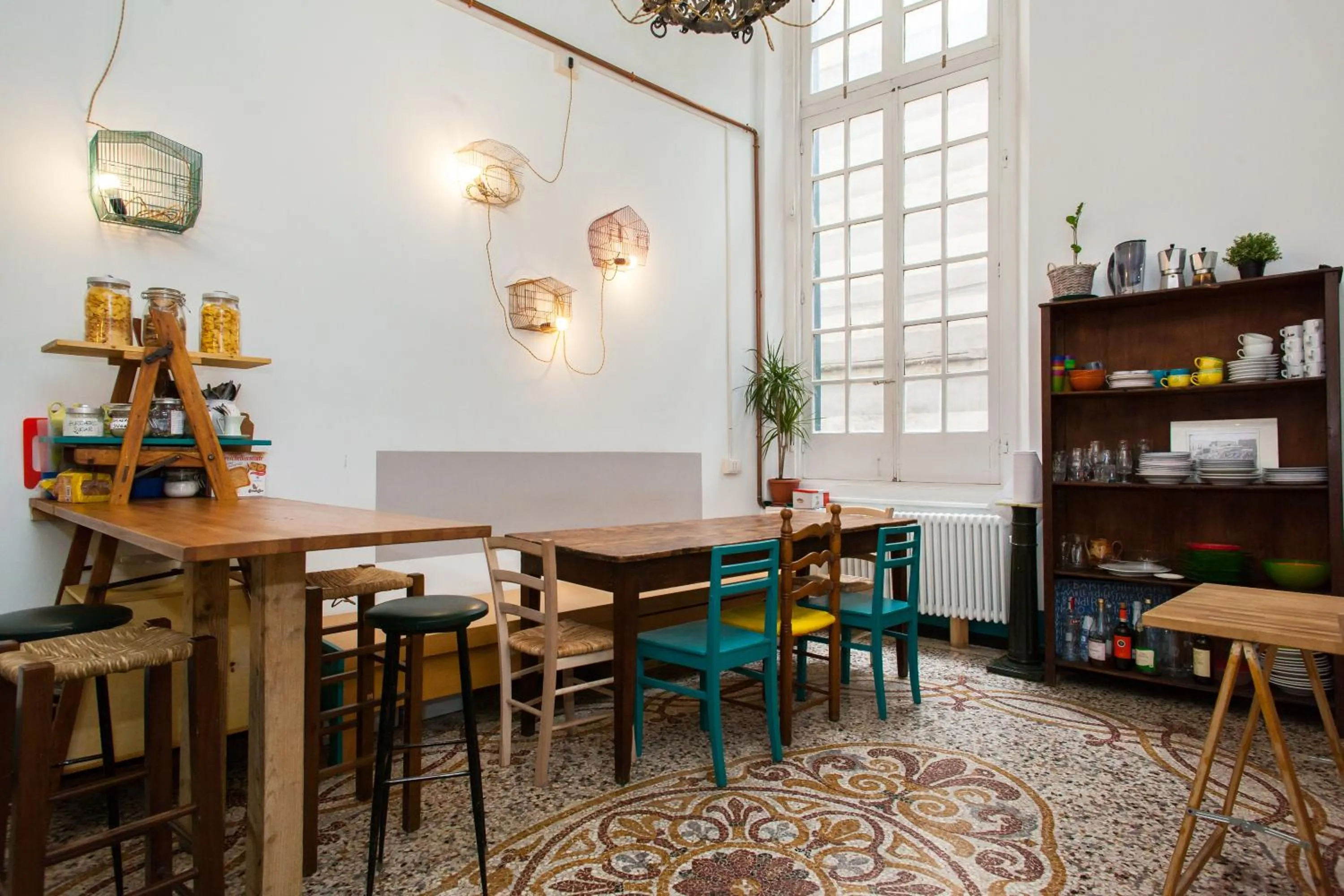 Restaurant/places to eat in OStellin Genova Hostel