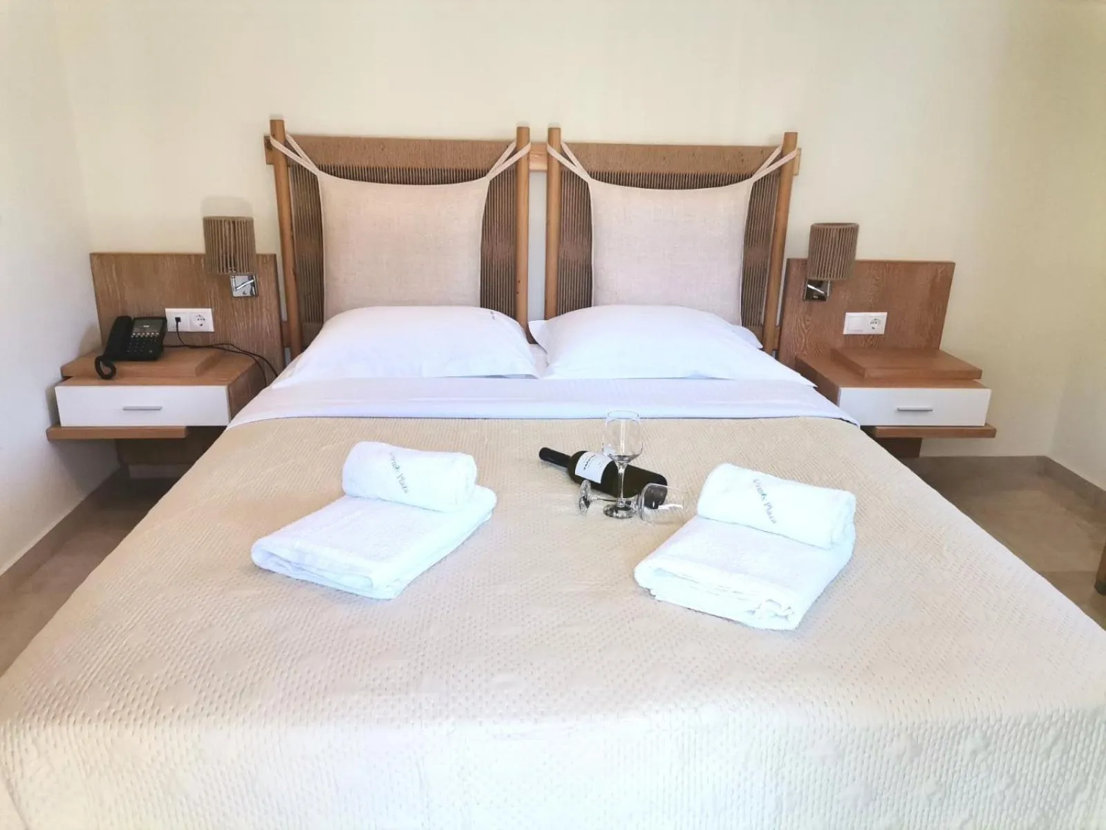 Bedroom, Bed in Artemis Plaza