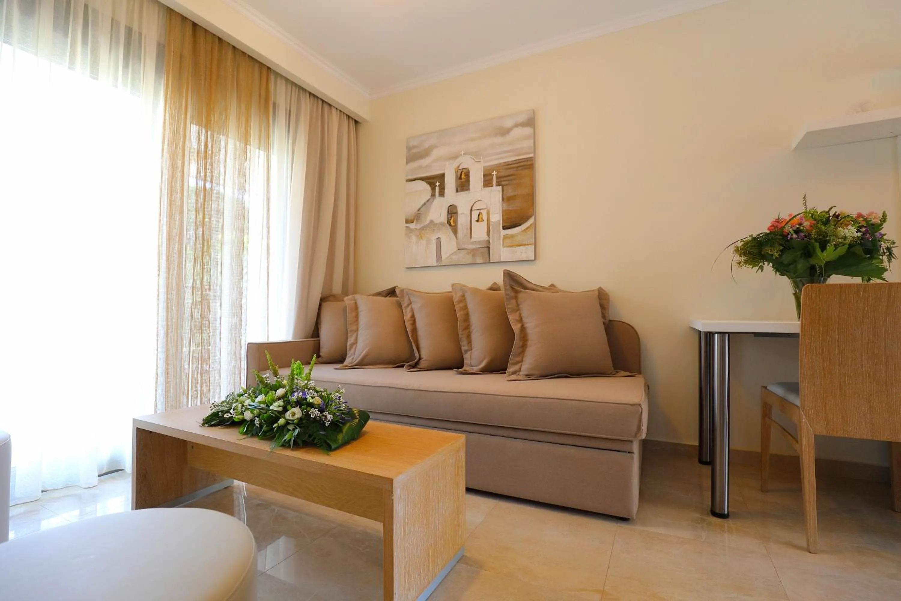Living room in Artemis Plaza