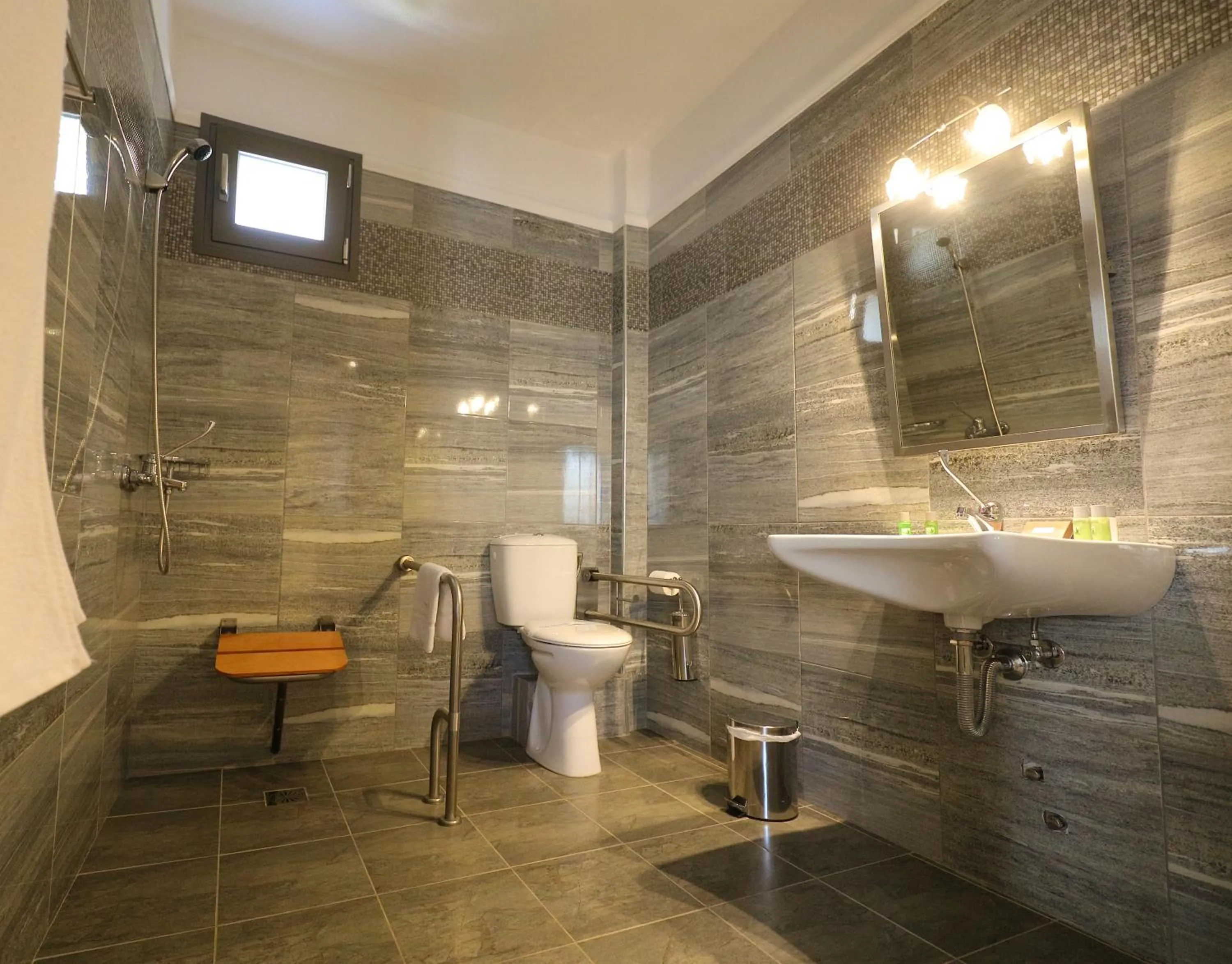 Bathroom in Artemis Plaza