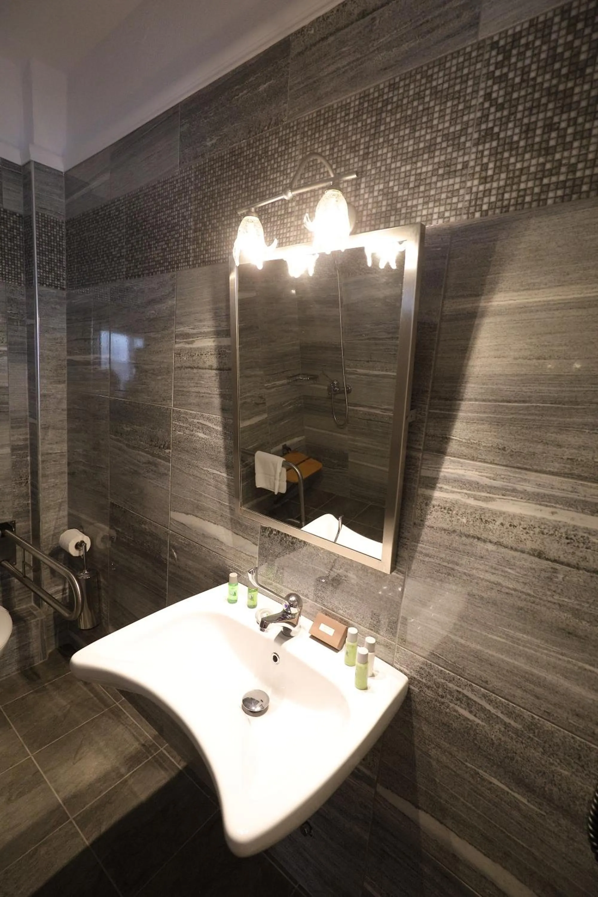 Bathroom in Artemis Plaza