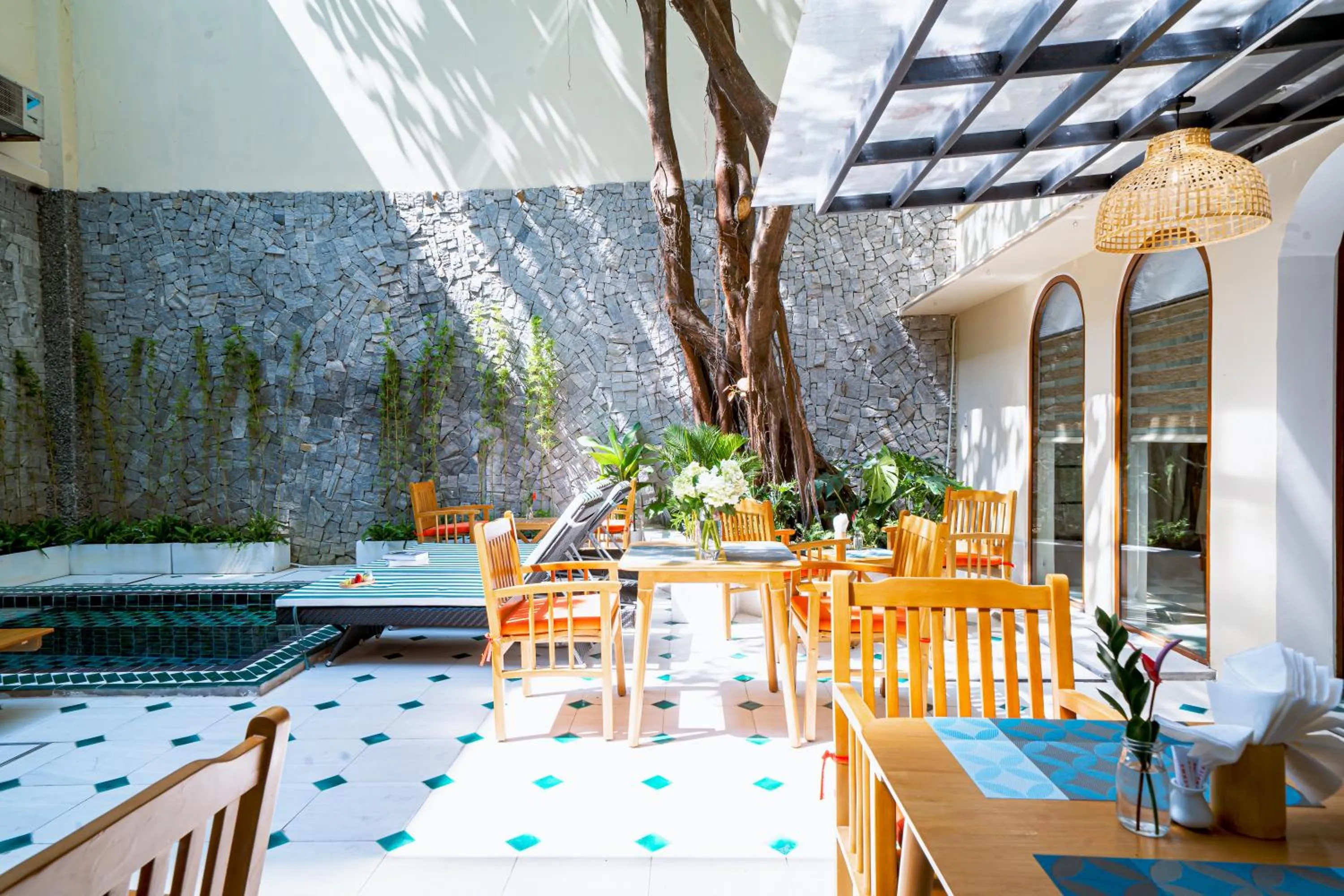 Garden in Sujet Residence Da Nang by Haviland