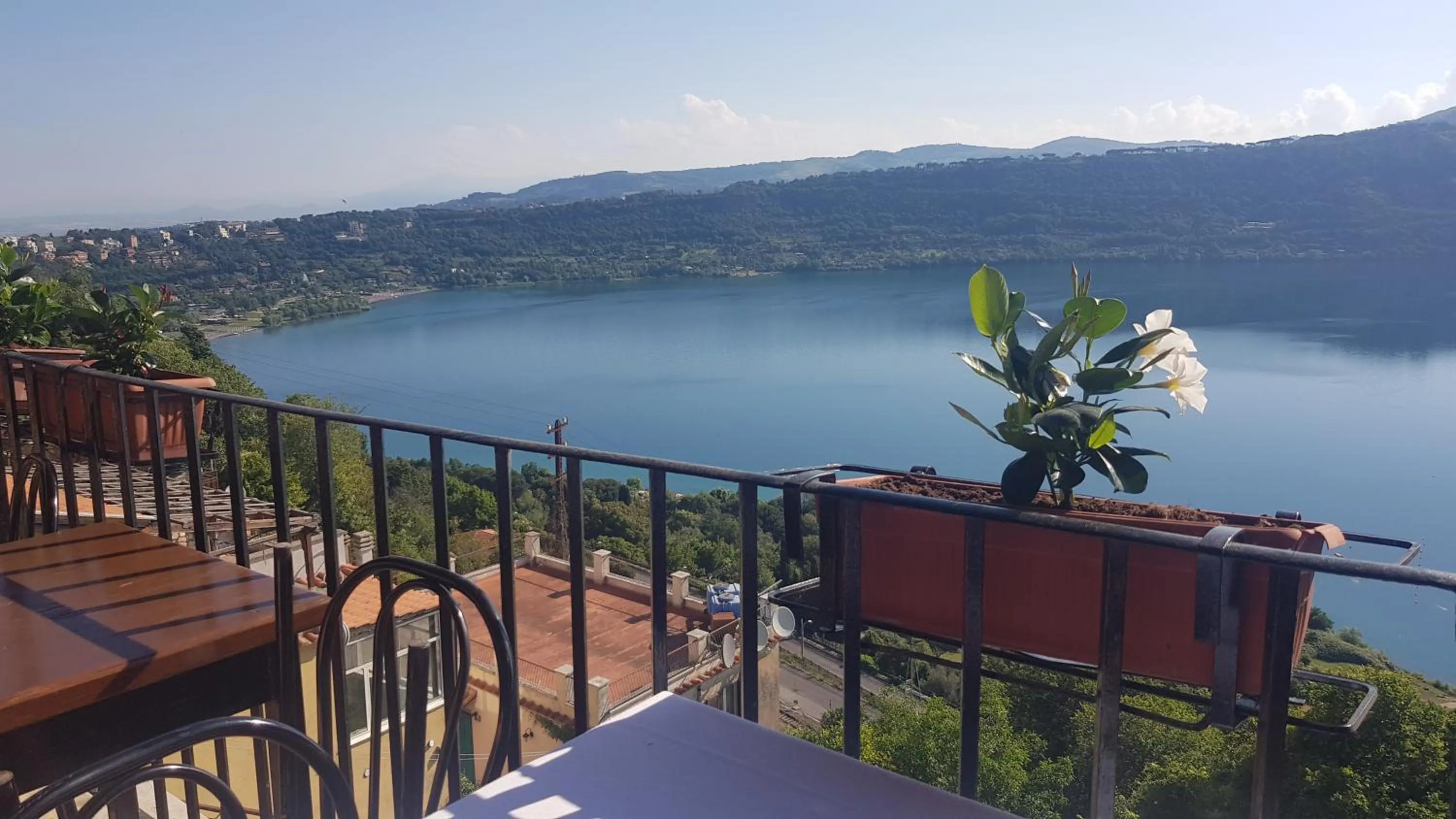 Restaurant/places to eat in Hotel Castel Gandolfo