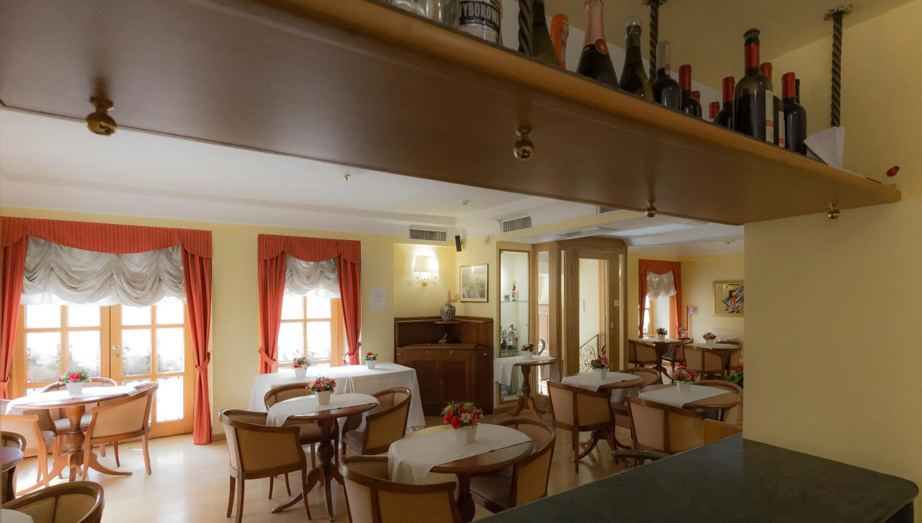 Lounge or bar in Hotel Castel Gandolfo