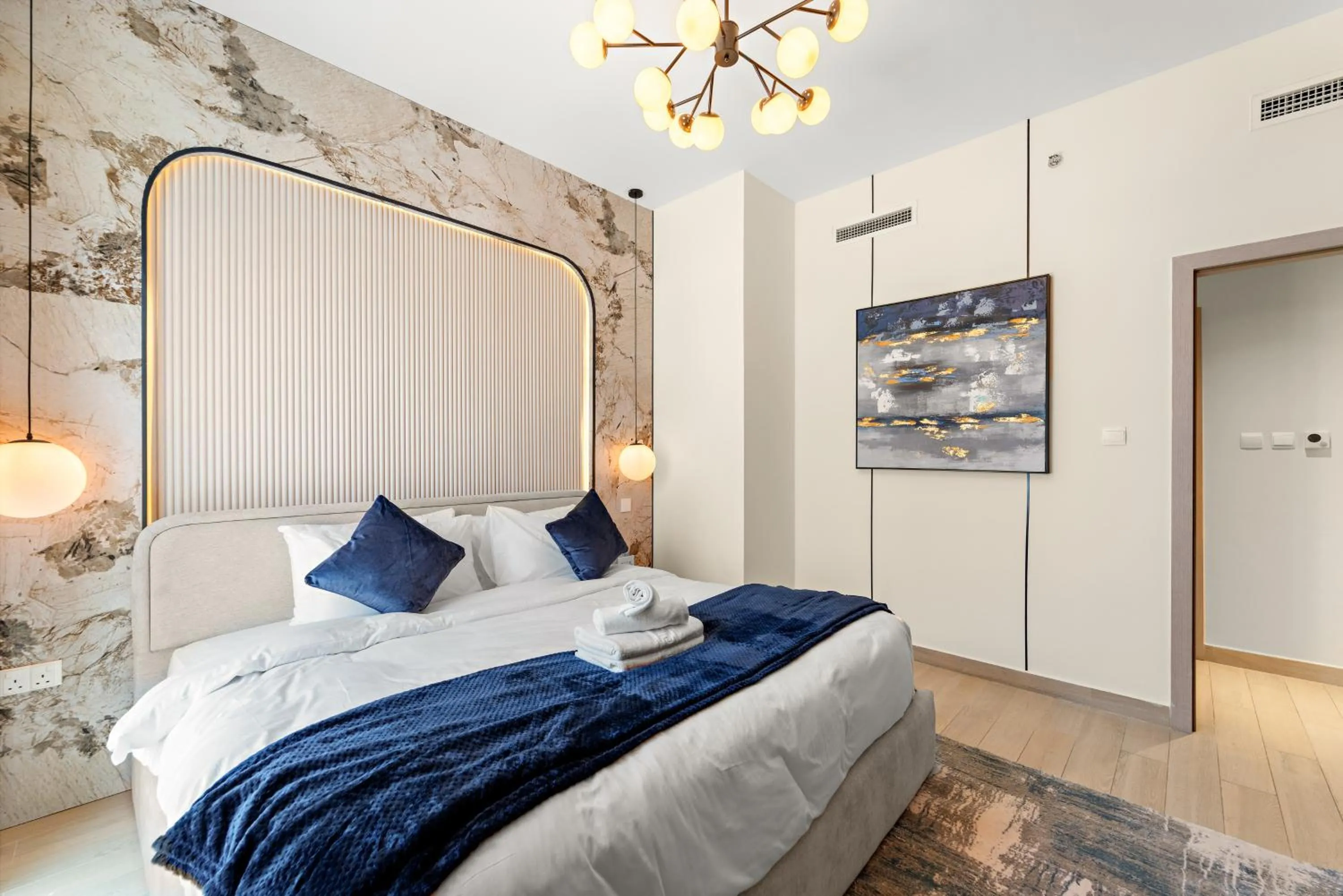 Bedroom, Bed in Desert Key - Perfectly Located Yas Island Premier Apts