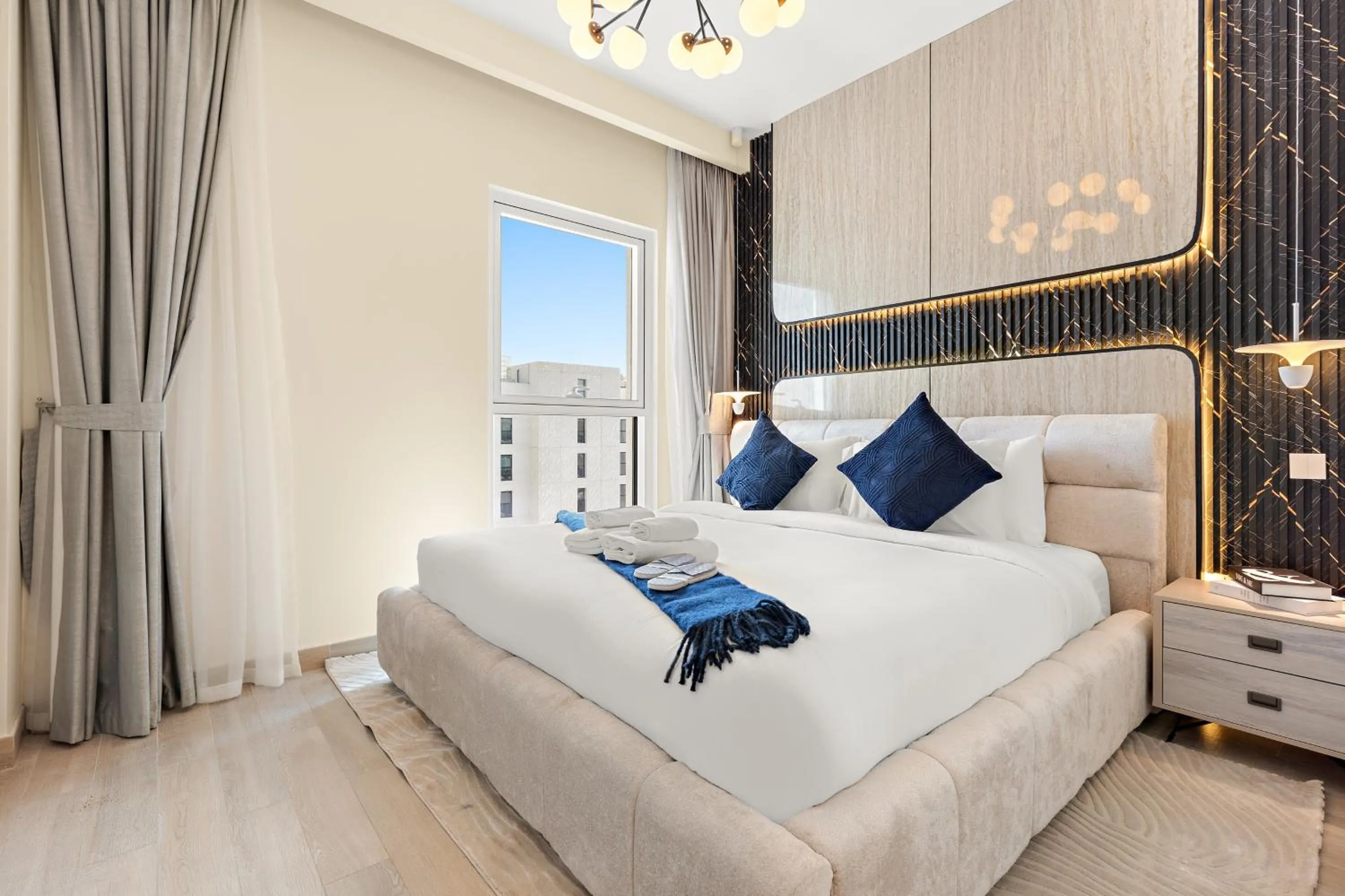 Bedroom, Bed in Desert Key - Perfectly Located Yas Island Premier Apts