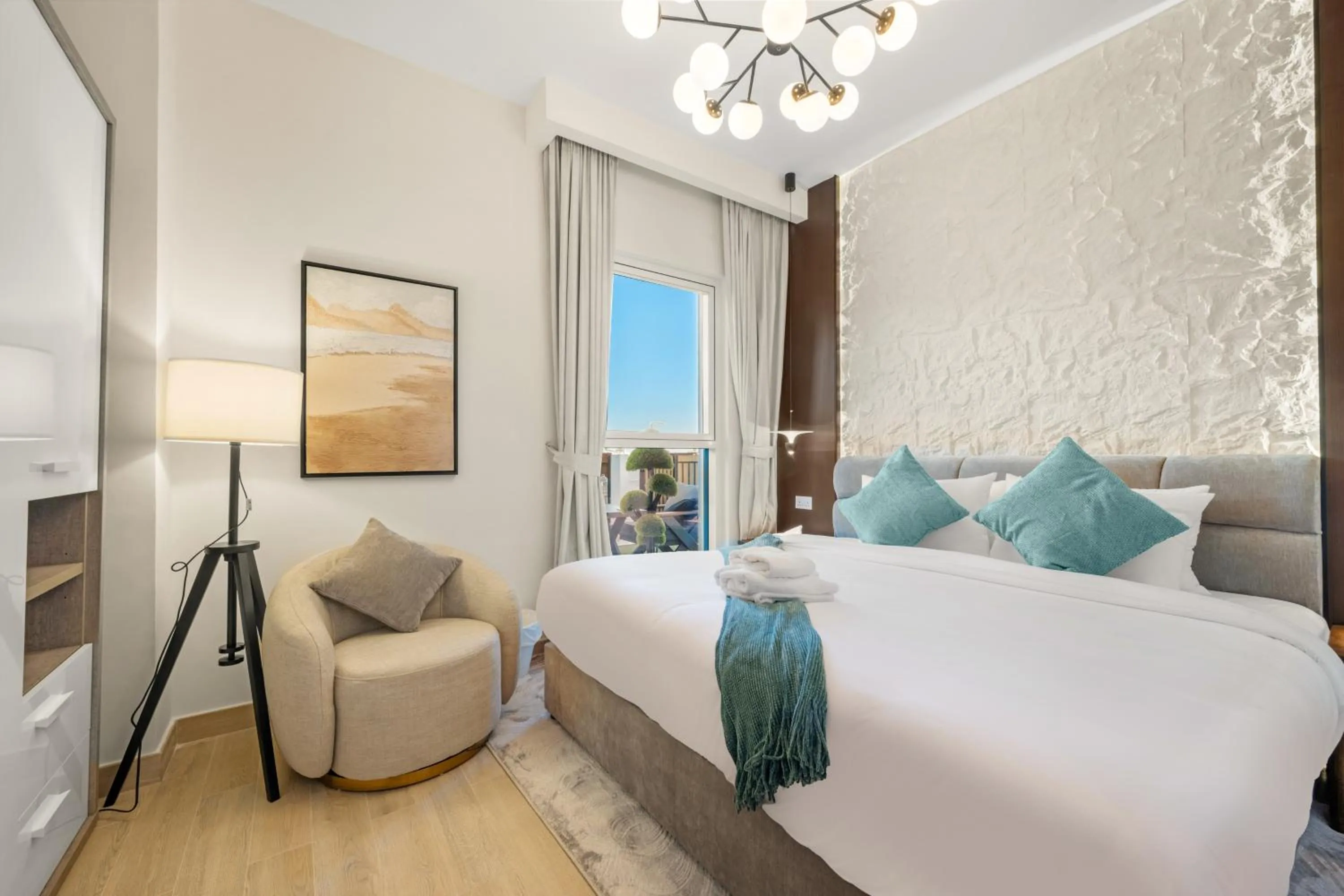 Bedroom, Bed in Desert Key - Perfectly Located Yas Island Premier Apts