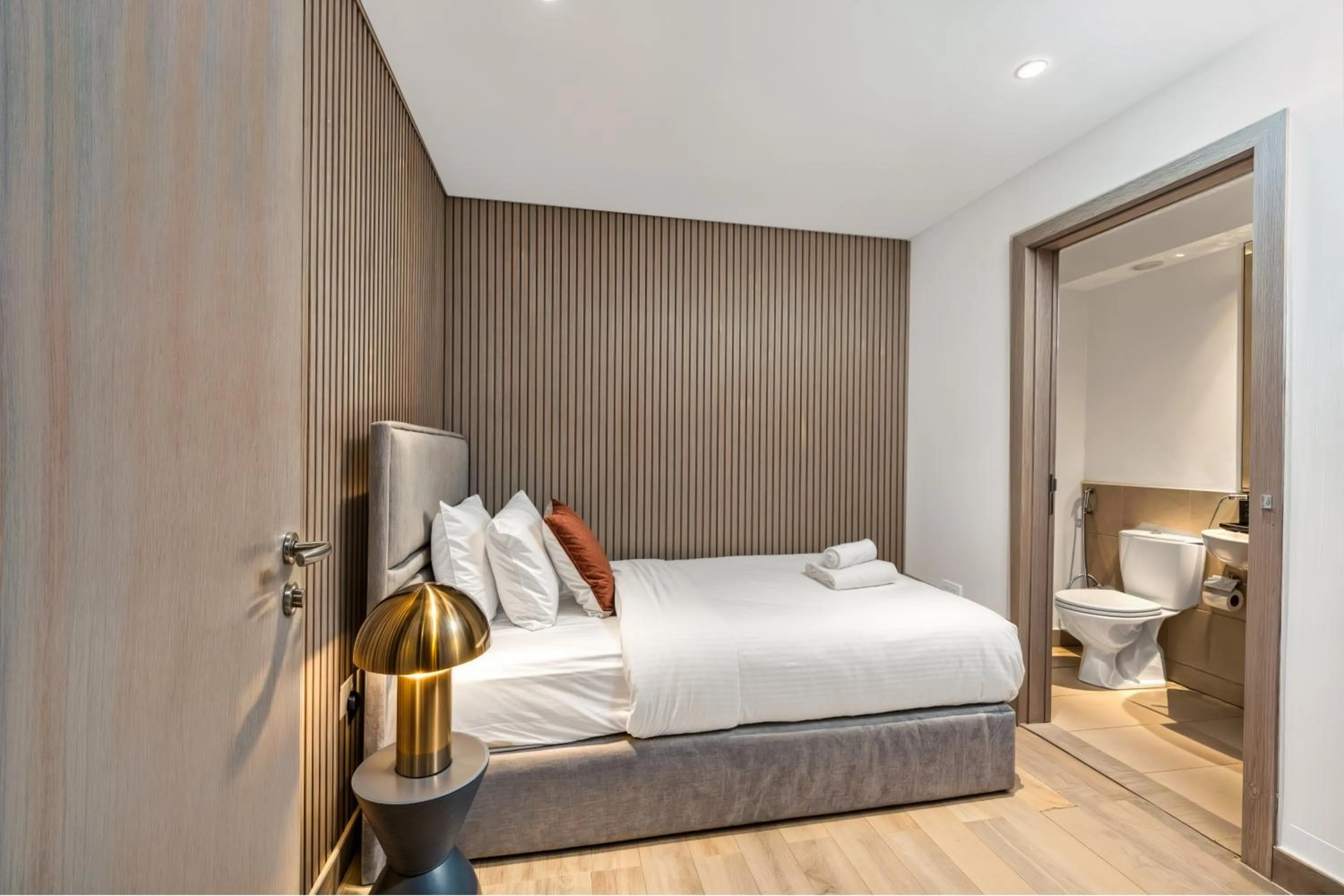 Bedroom, Bed in Desert Key - Perfectly Located Yas Island Premier Apts