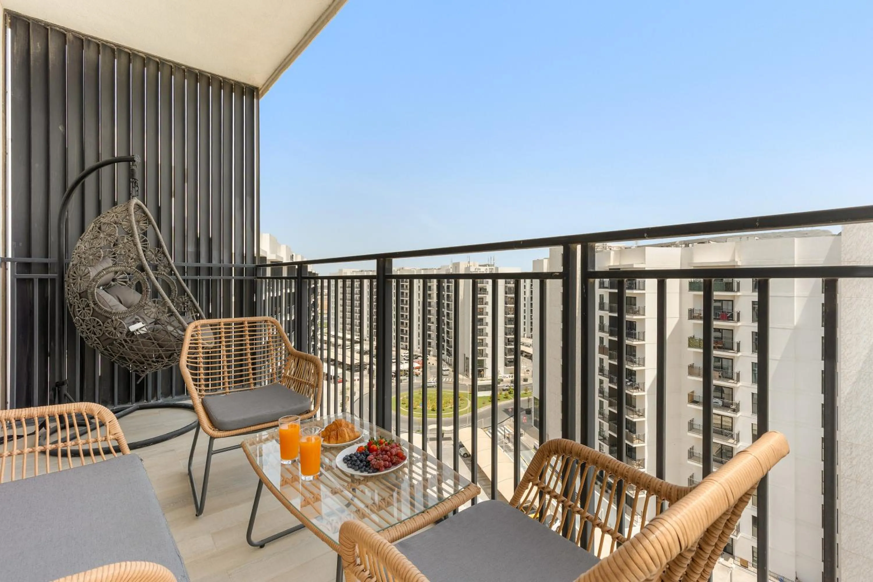 Day in Desert Key - Perfectly Located Yas Island Premier Apts