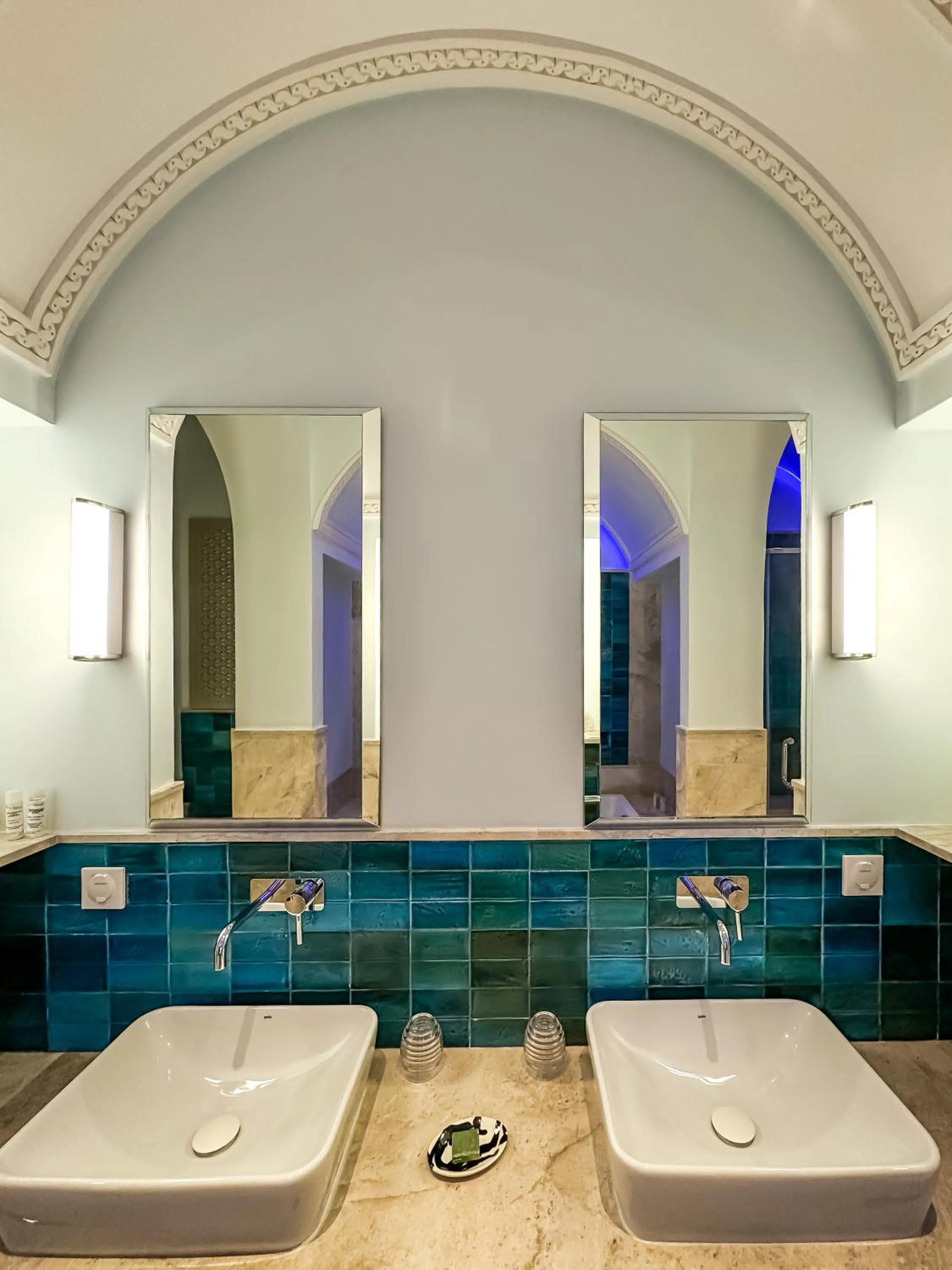 Toilet in Dar Ben Turkia