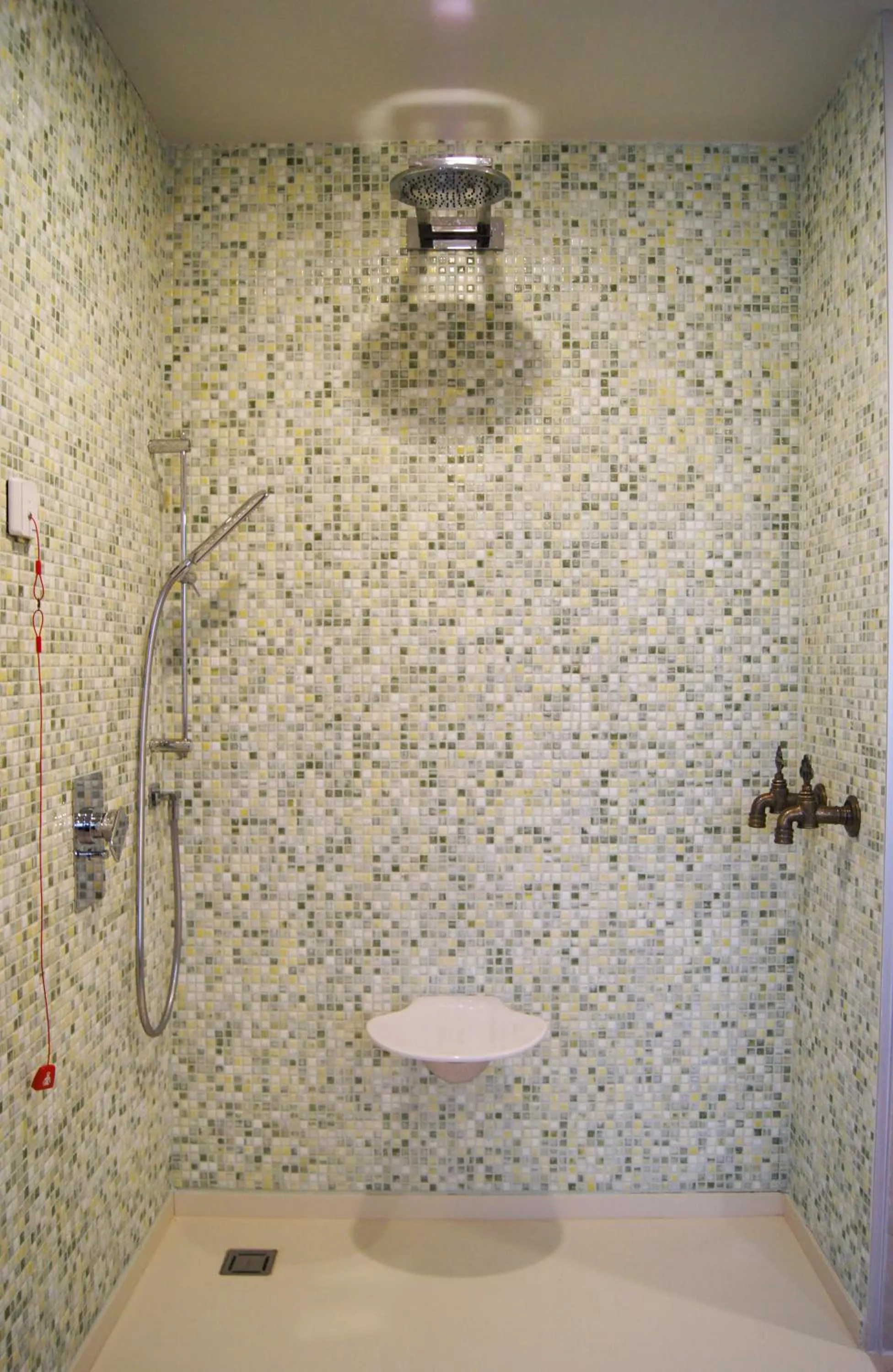 Shower in Venus Thermal Boutique Hotel