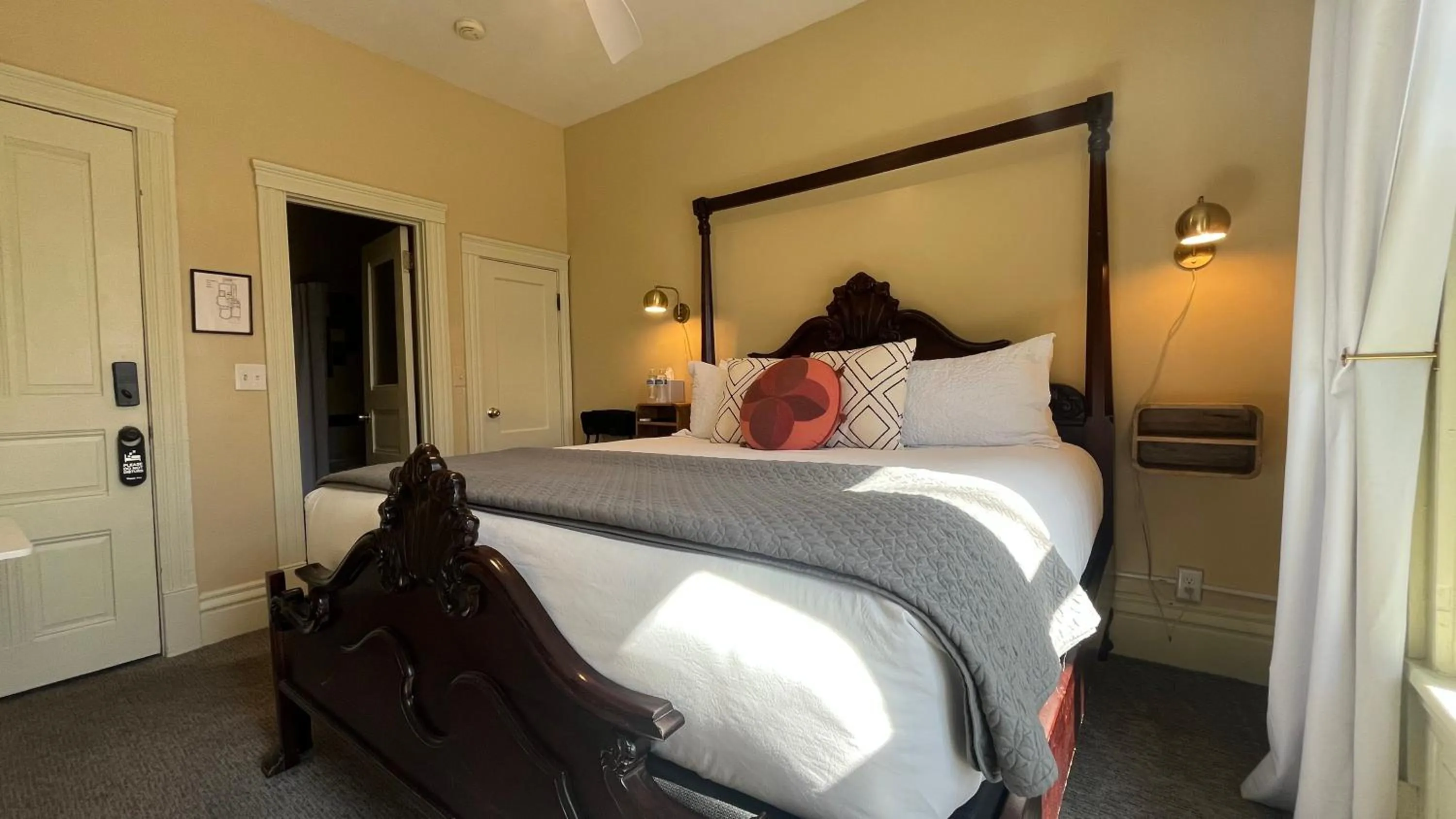 Bed in Stone Gables Inn